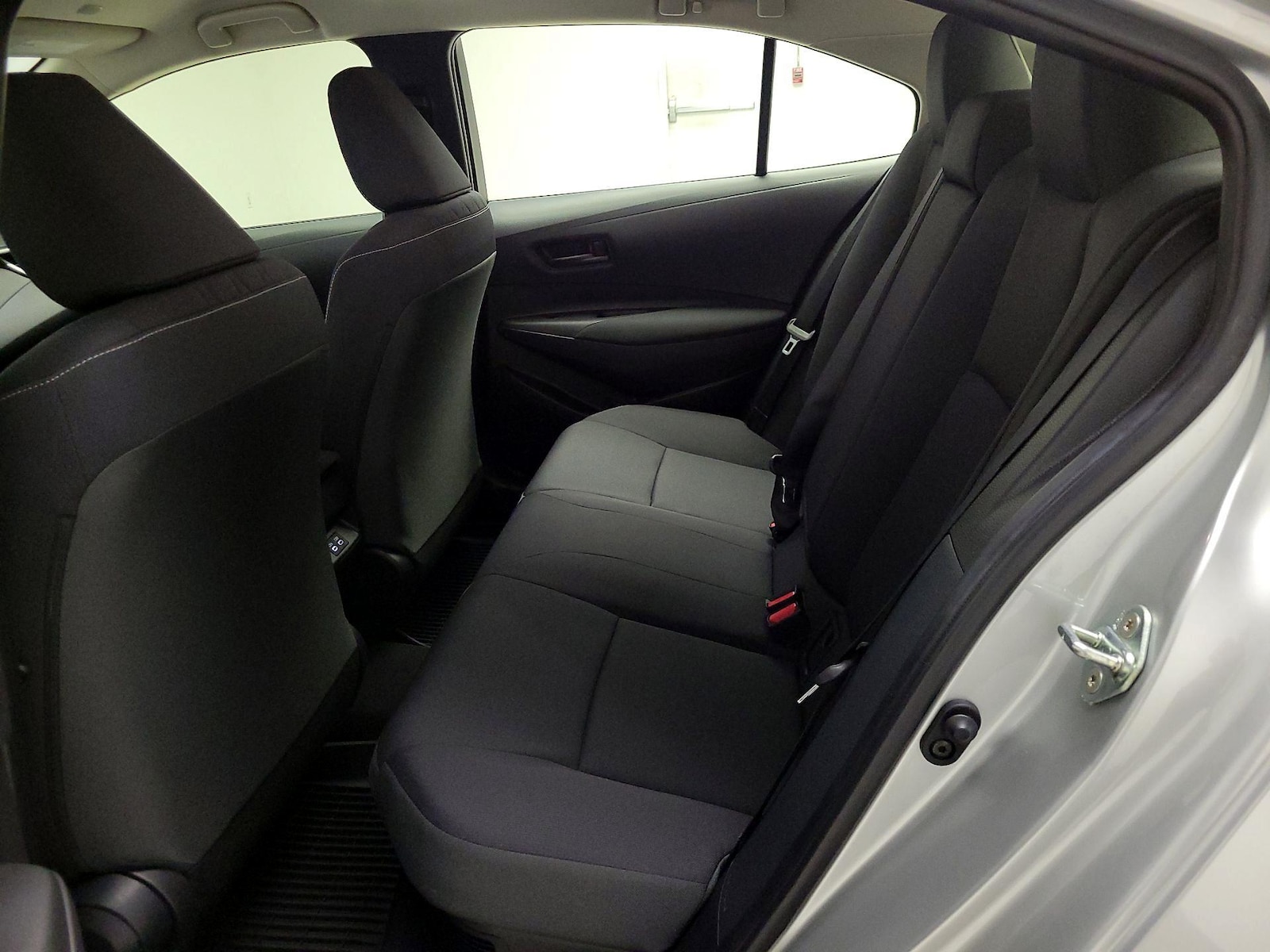 2025 Toyota Corolla LE - Photo 21