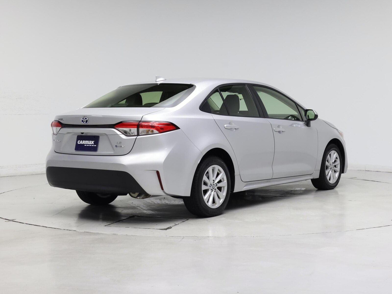 2025 Toyota Corolla LE - Photo 9