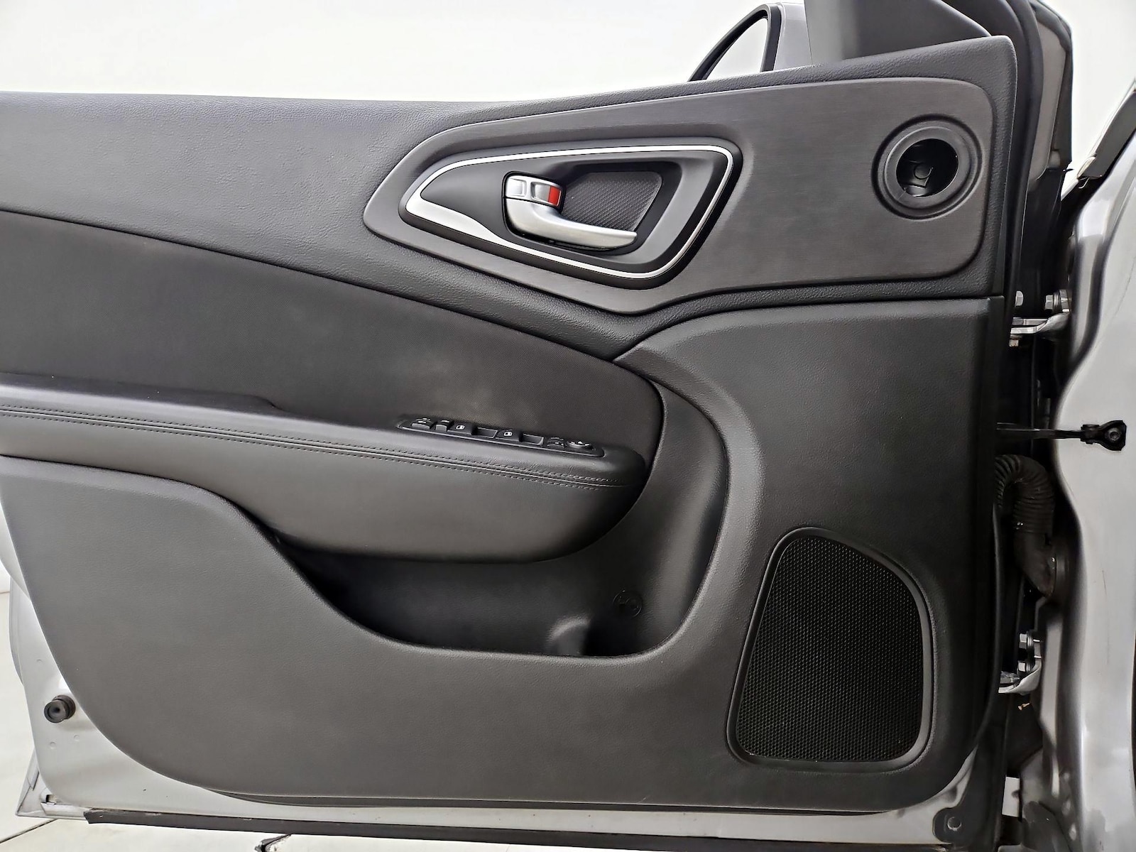 2015 Chrysler 200 Limited - Photo 13