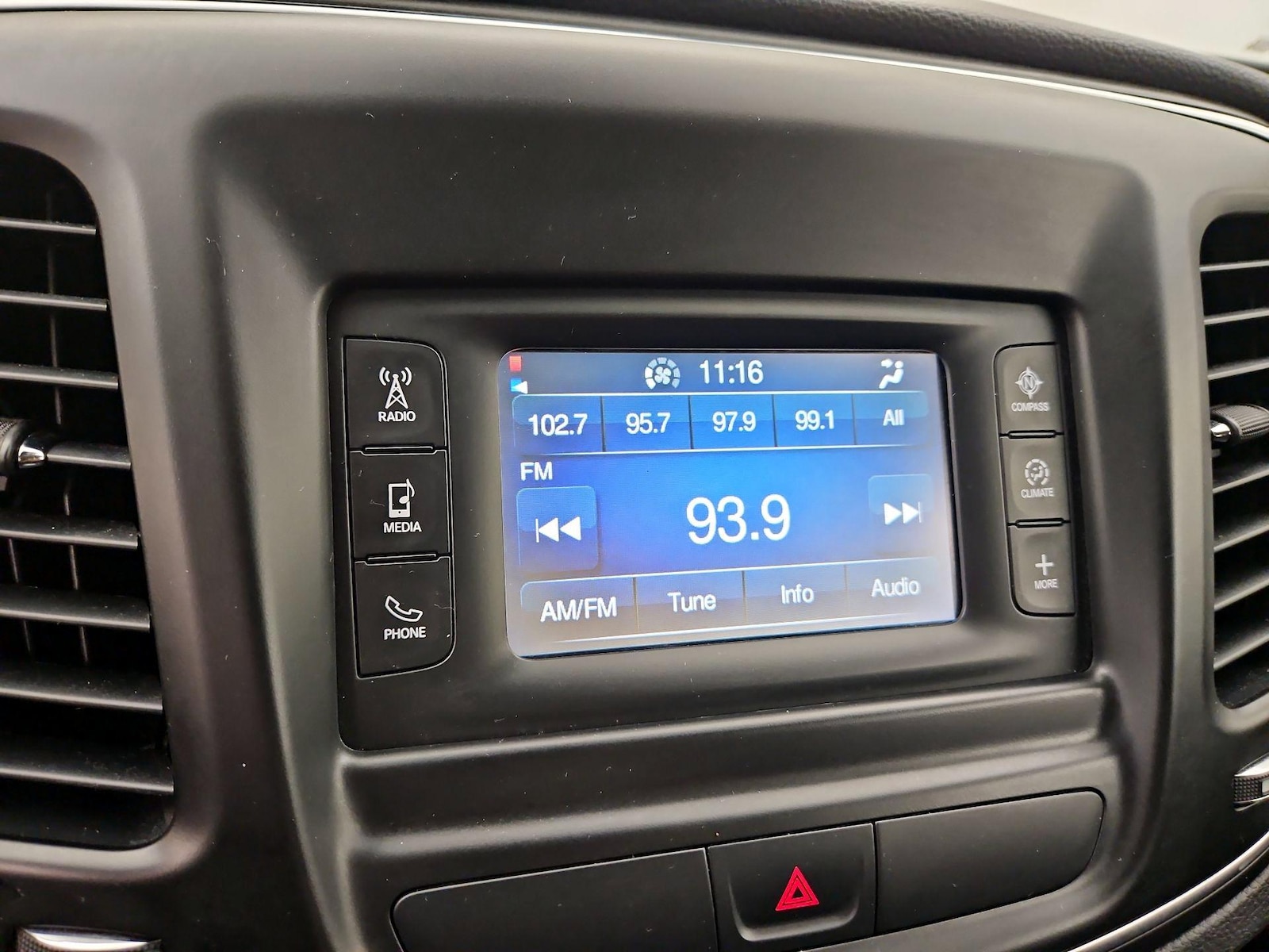 2015 Chrysler 200 Limited - Photo 17