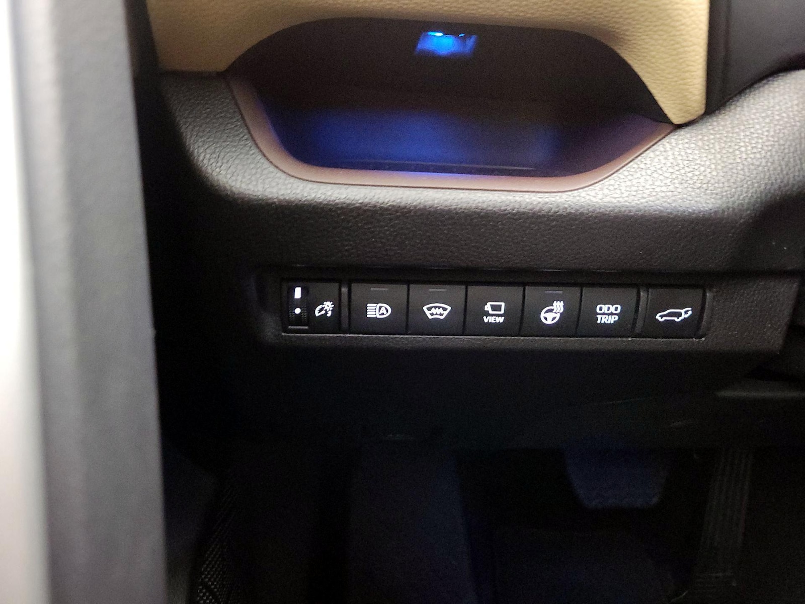 2025 Toyota RAV4 Limited - Photo 14