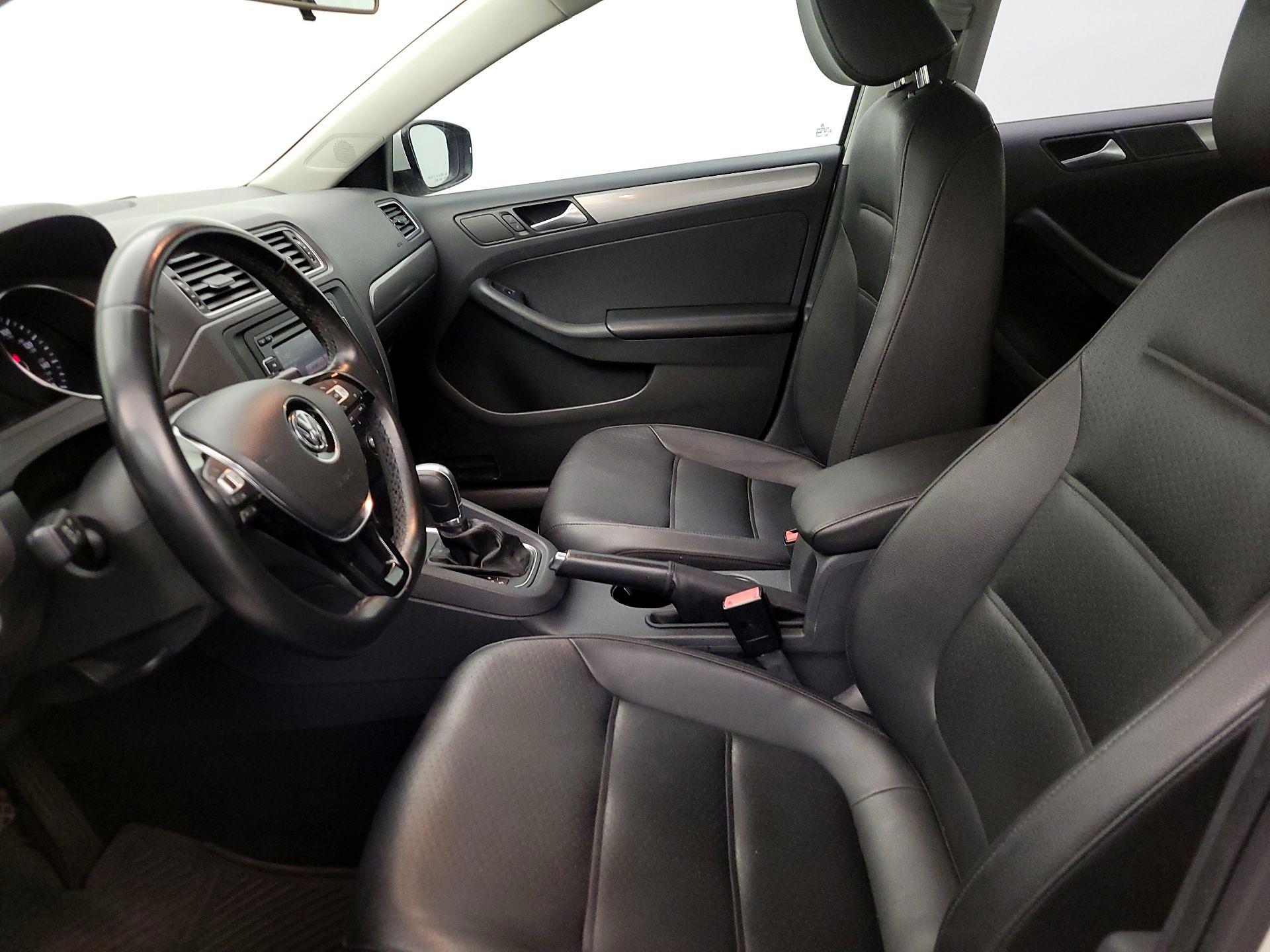 Thumbnail: 2015 Volkswagen Jetta - 11