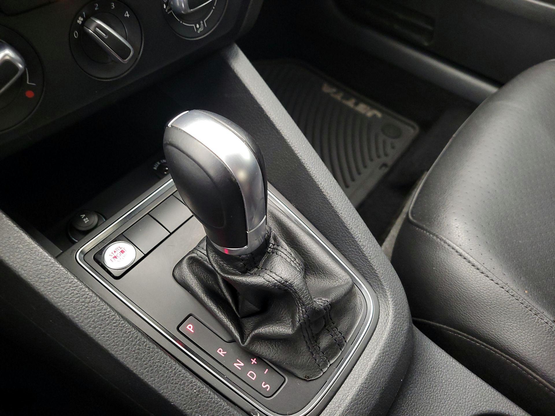 Thumbnail: 2015 Volkswagen Jetta - 17