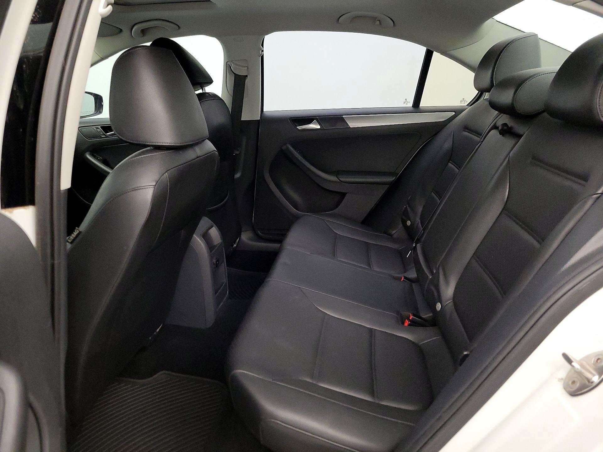 Thumbnail: 2015 Volkswagen Jetta - 20