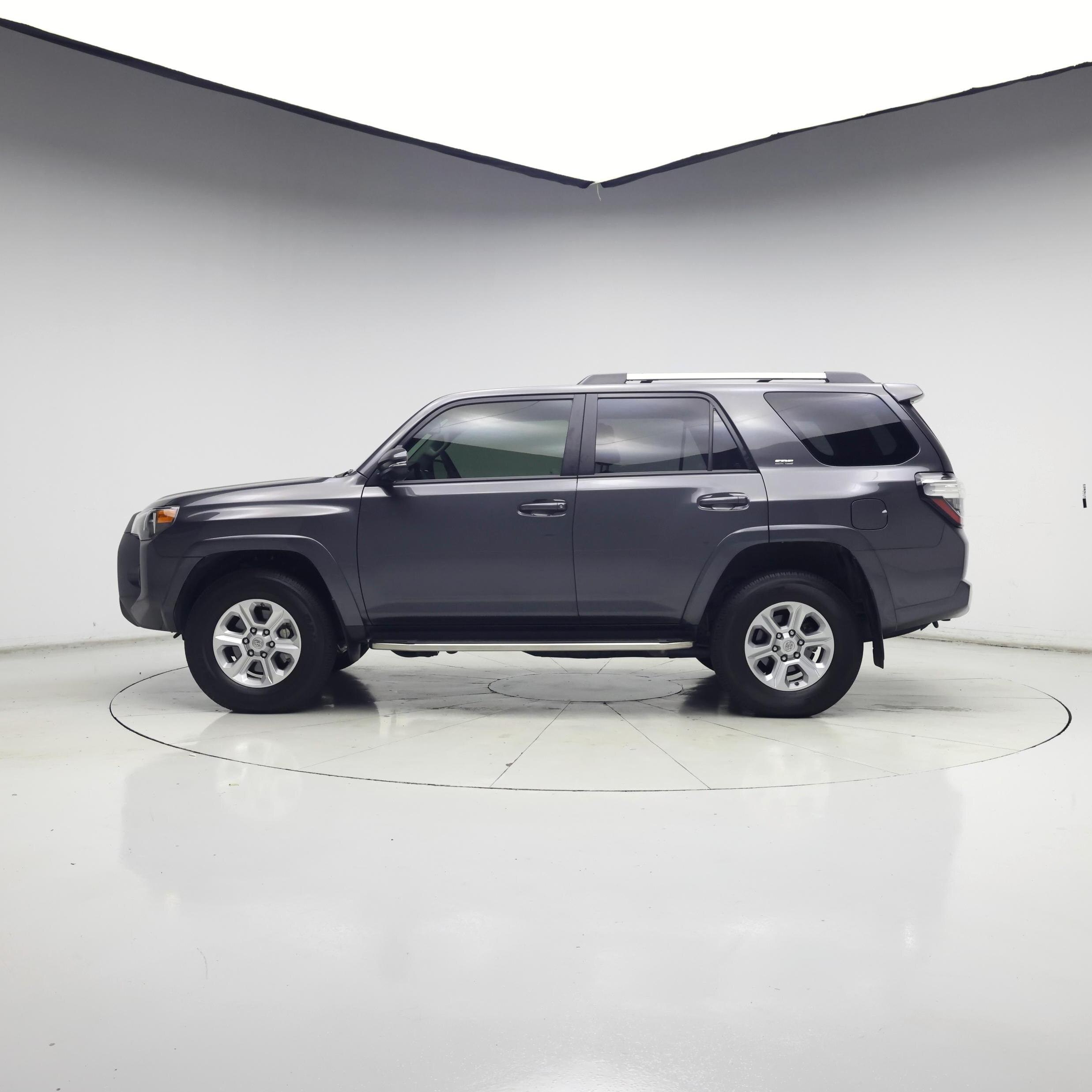 Thumbnail: 2019 Toyota 4Runner - 3