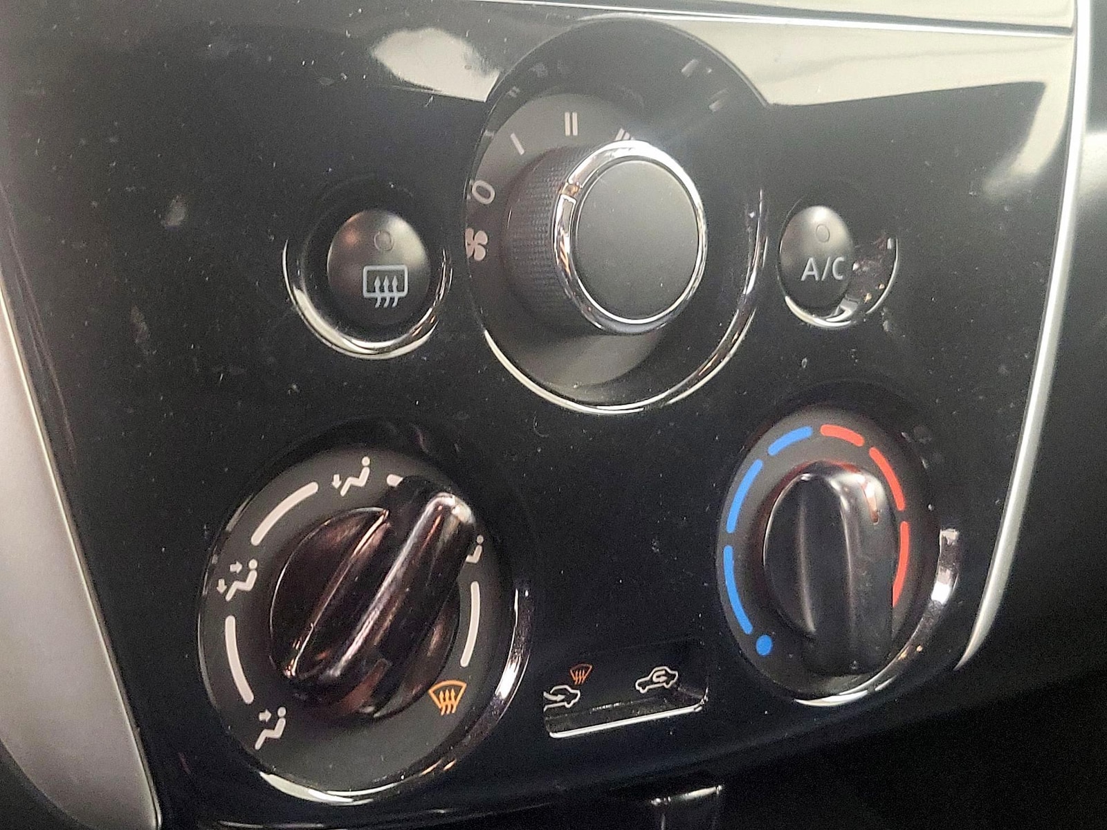 2017 Nissan Versa Note SV - Photo 17
