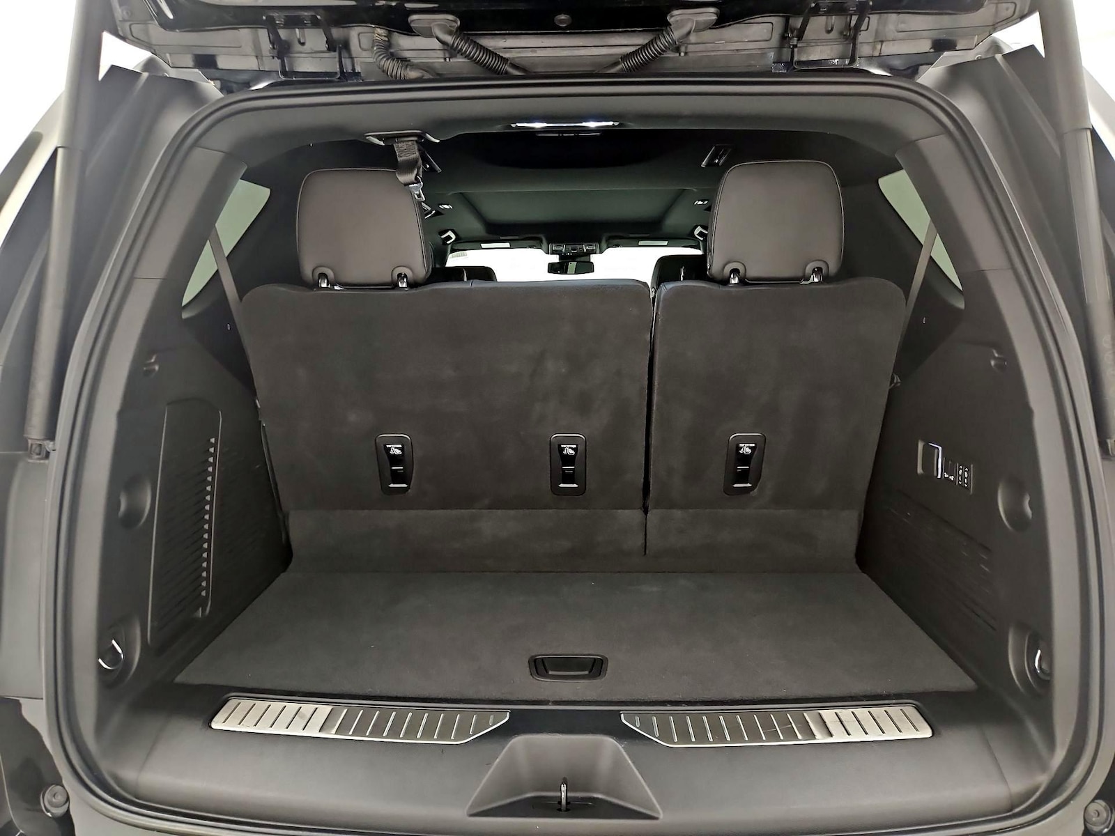 2025 Chevrolet Tahoe RST - Photo 24