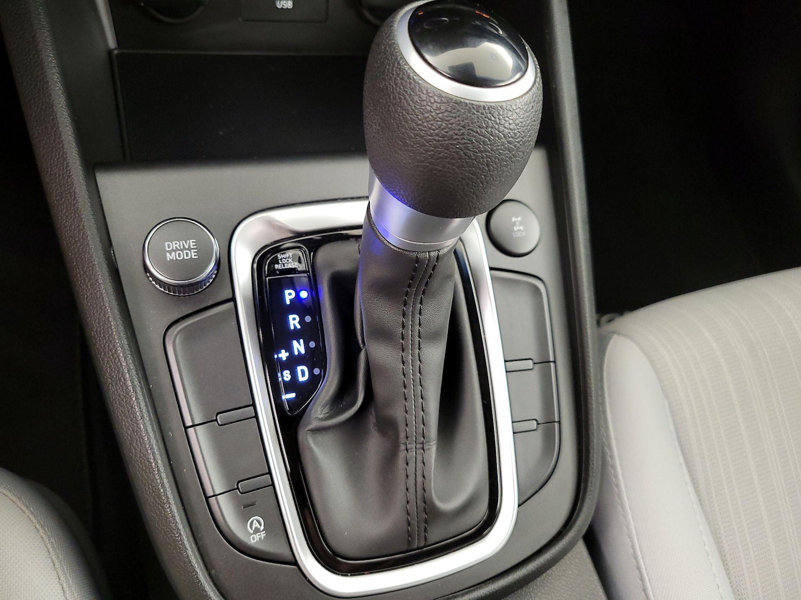 2023 Hyundai Kona SEL - Photo 18