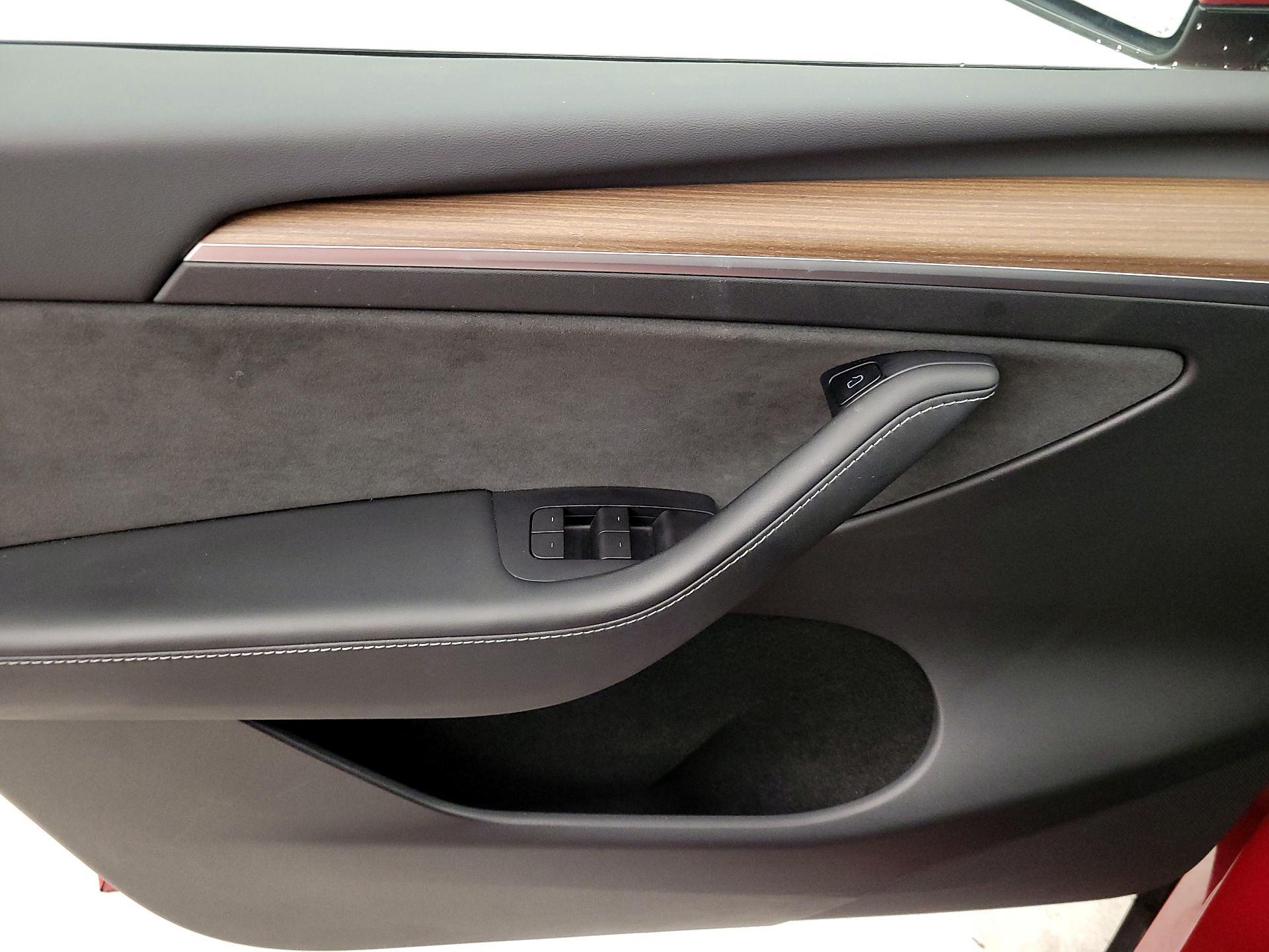 Thumbnail: 2022 Tesla Model Y - 12