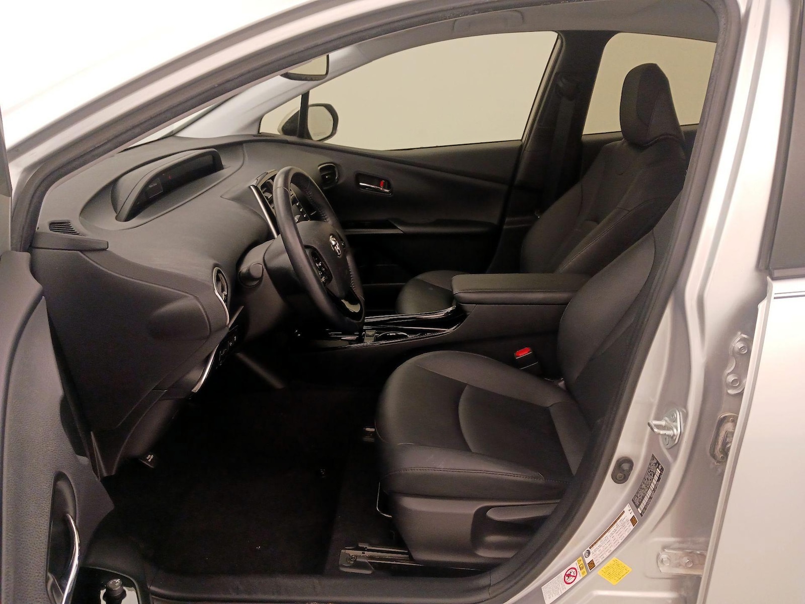 2021 Toyota Prius XLE - Photo 12