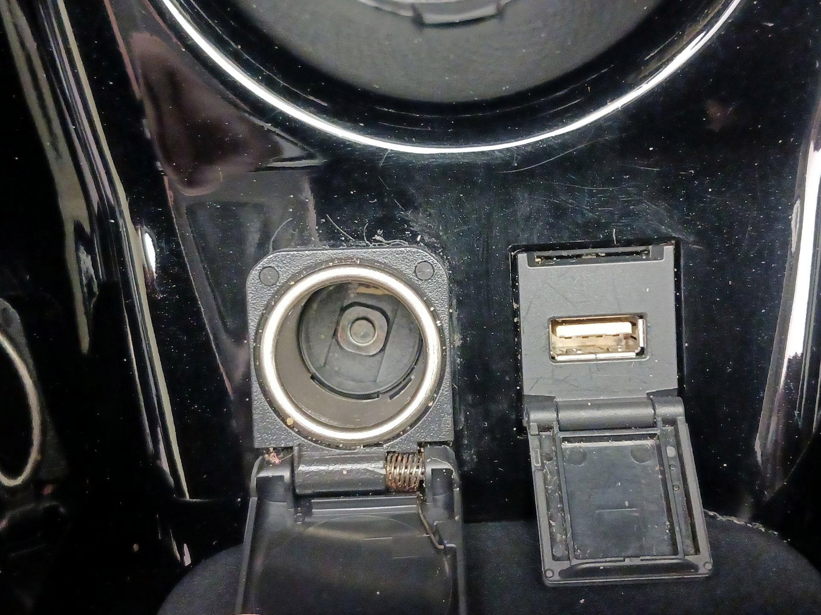 2021 Toyota Prius XLE - Photo 19