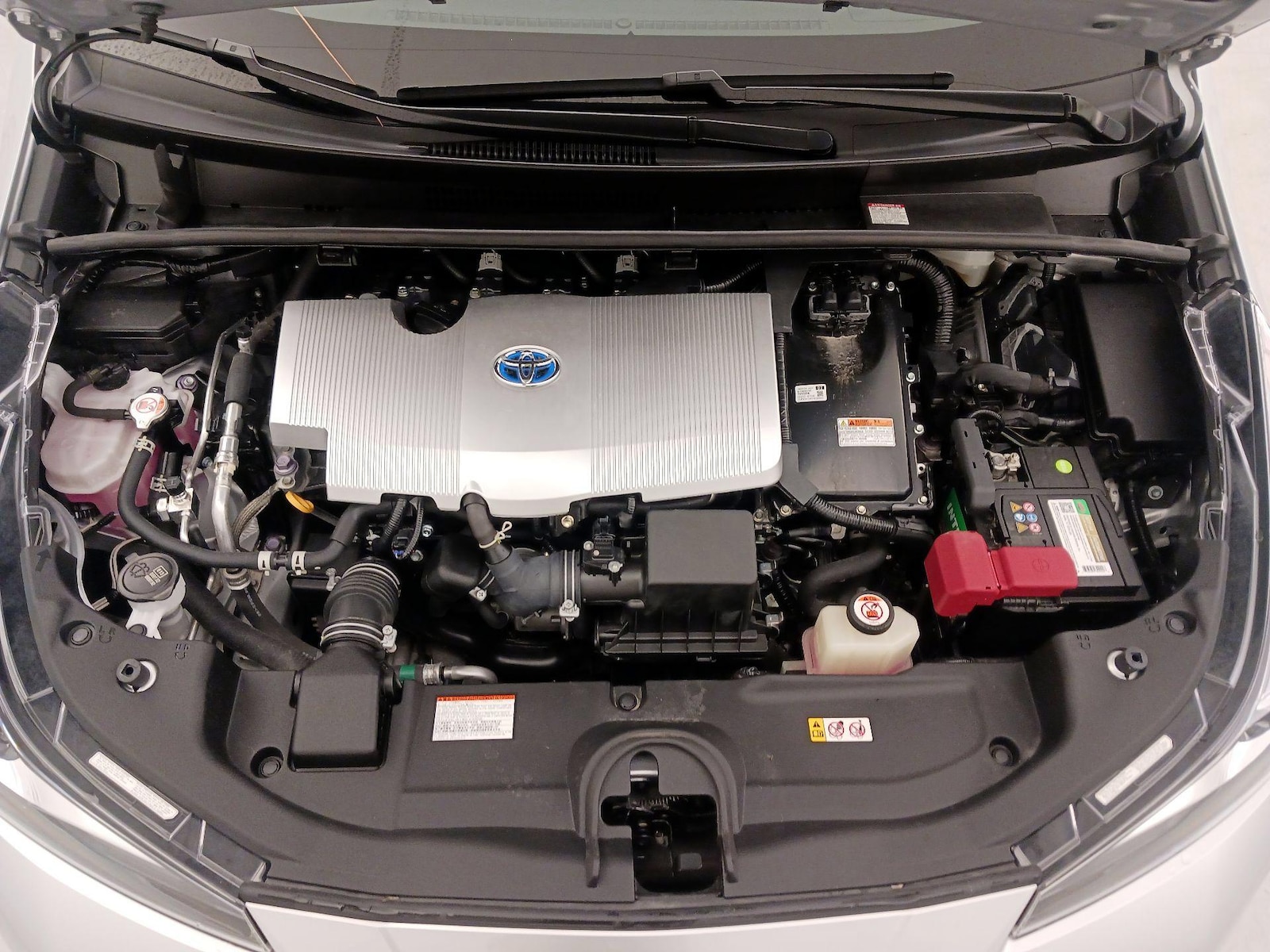 2021 Toyota Prius XLE - Photo 22