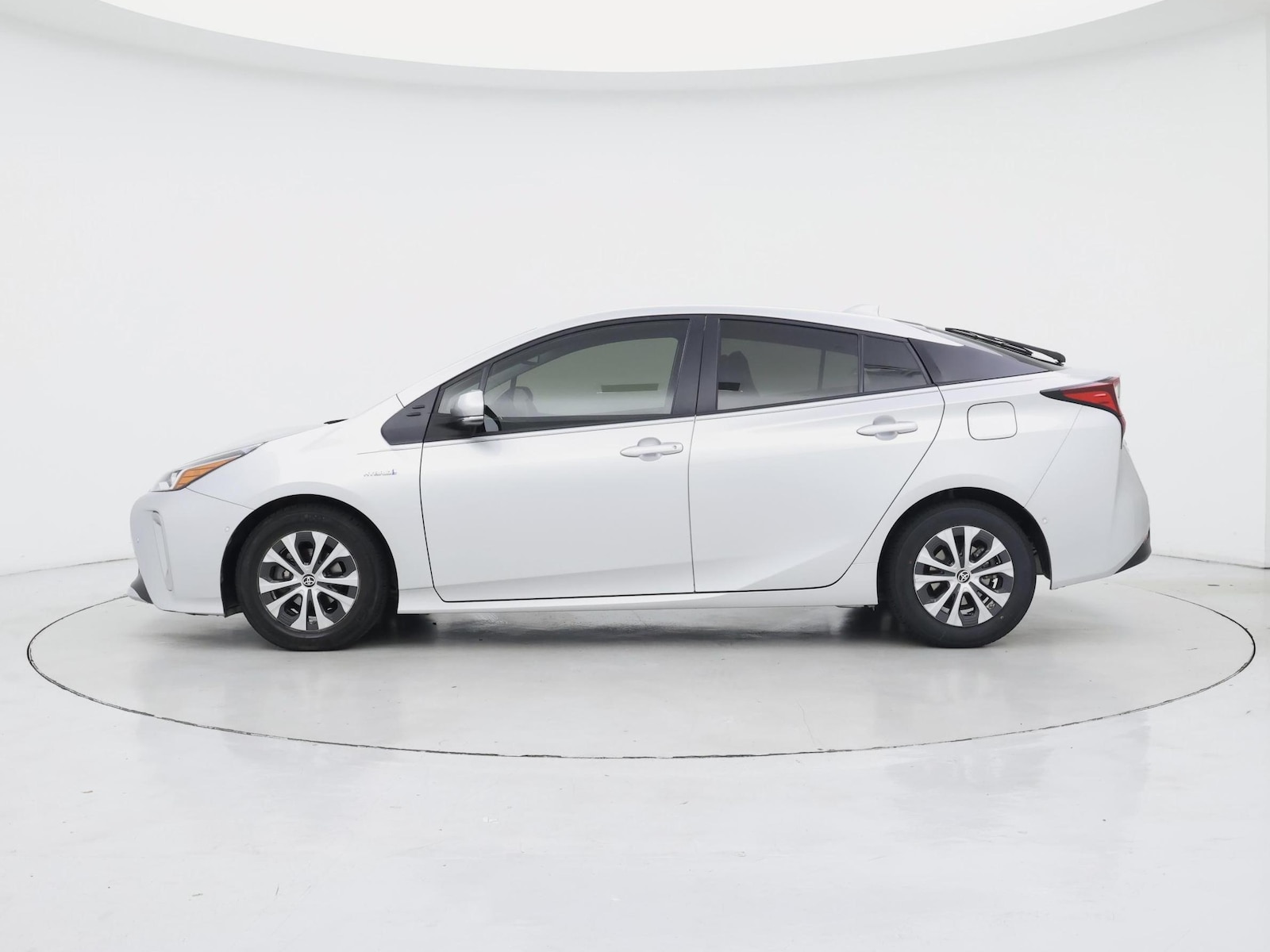 2021 Toyota Prius XLE - Photo 4