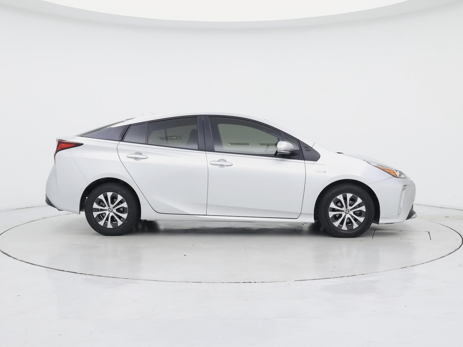 2021 Toyota Prius XLE - Photo 8