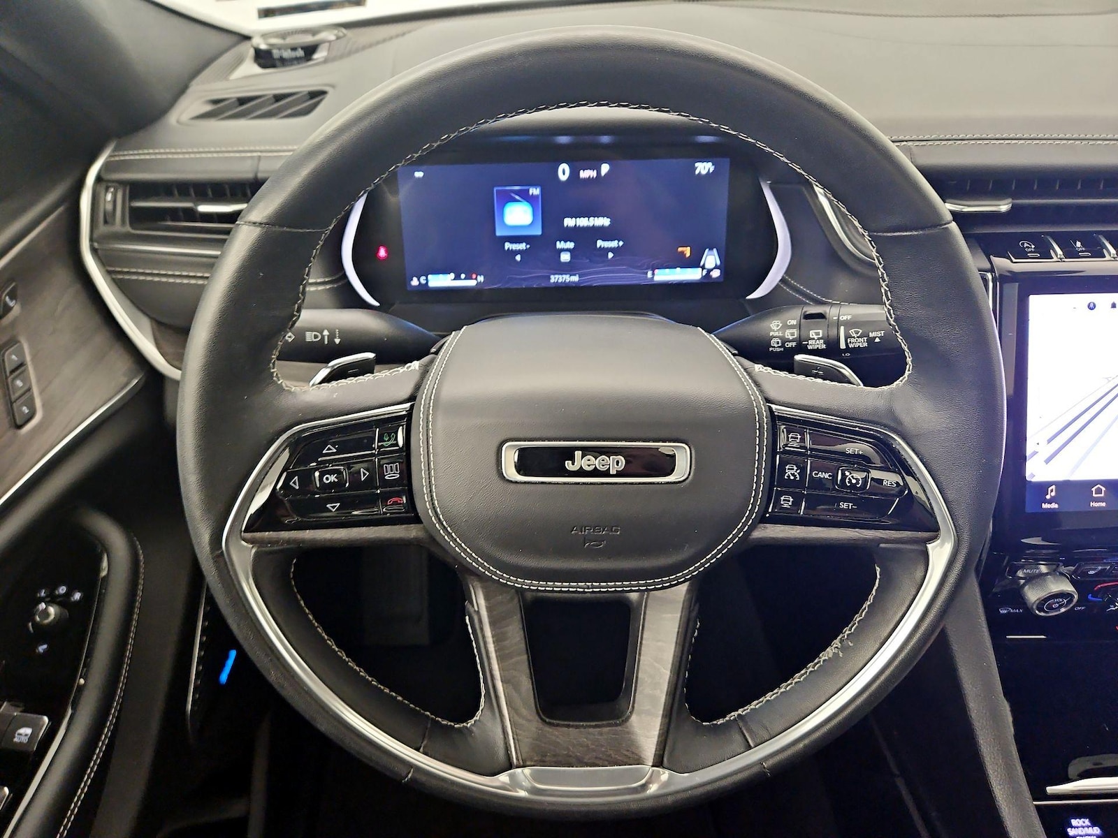 2022 Jeep Grand Cherokee Overland - Photo 11