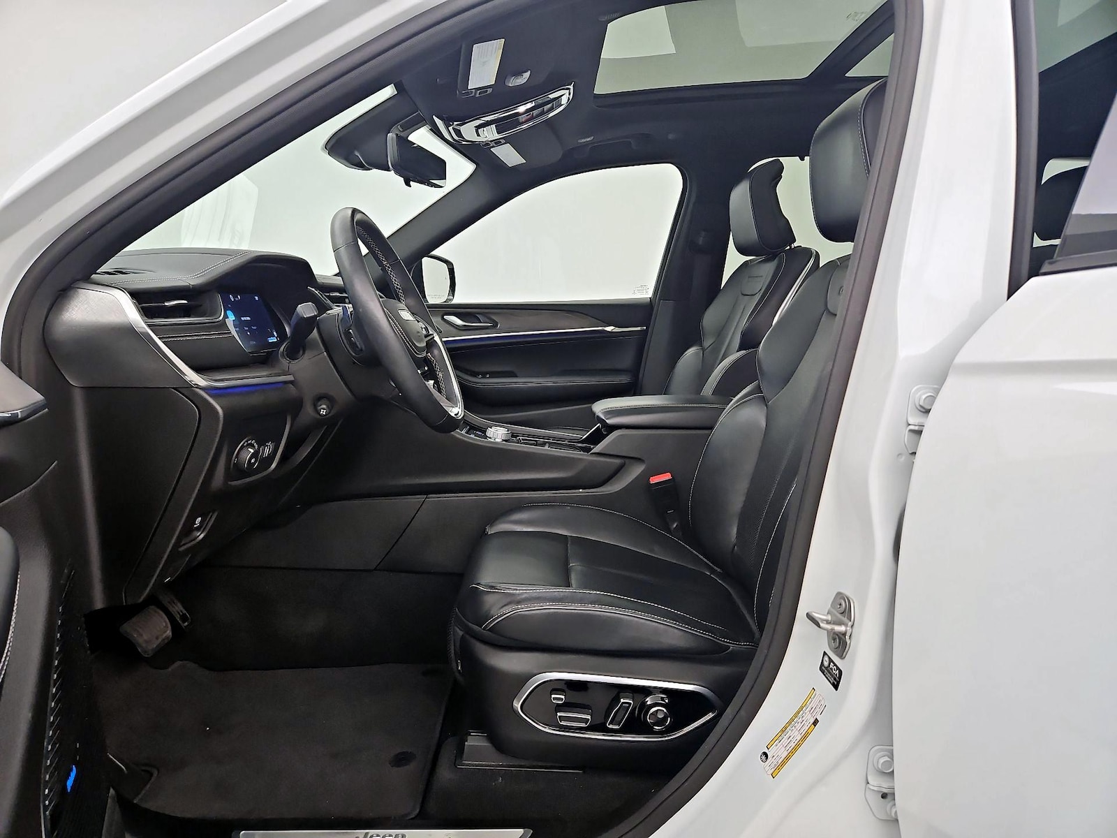2022 Jeep Grand Cherokee Overland - Photo 12