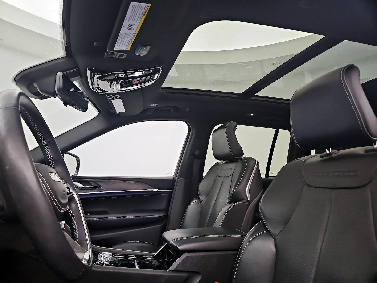 2022 Jeep Grand Cherokee Overland - Photo 21