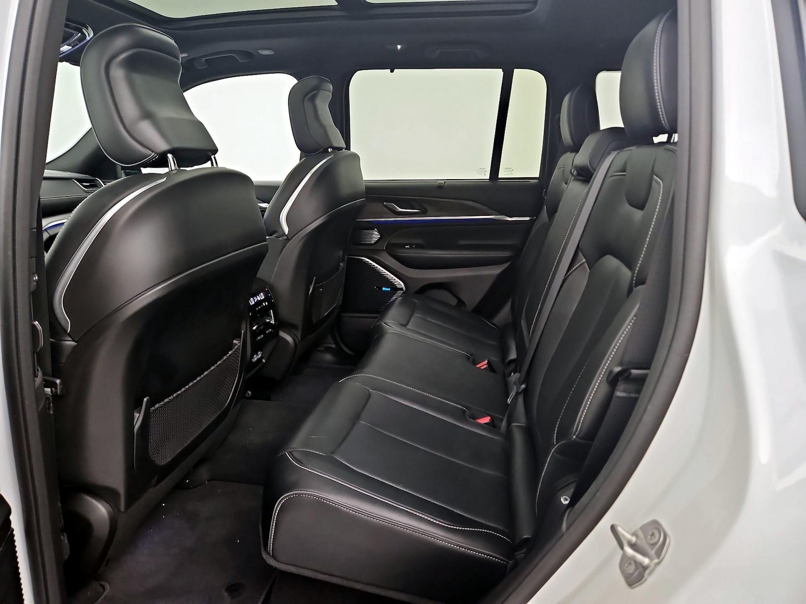 2022 Jeep Grand Cherokee Overland - Photo 22