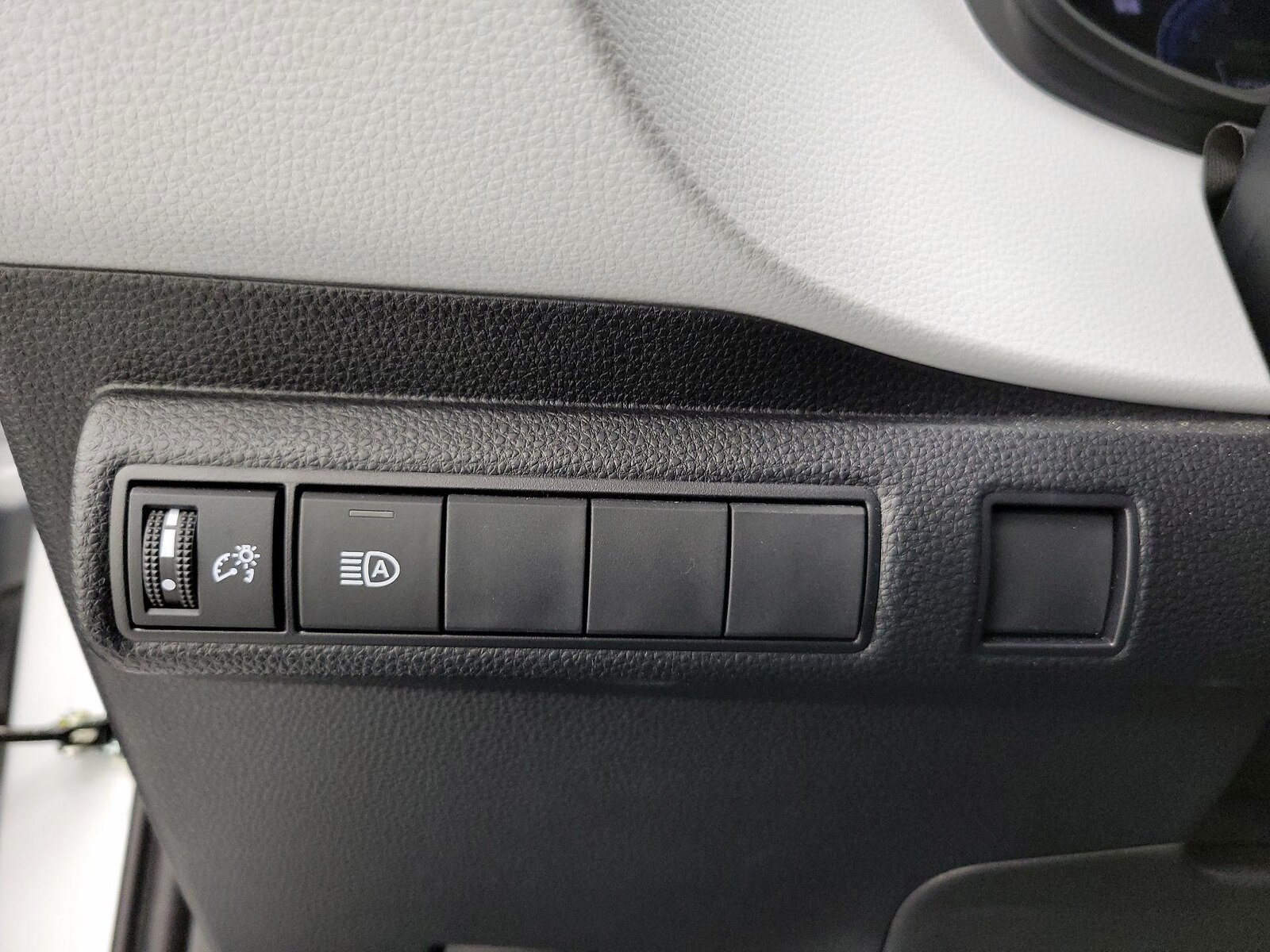 2026 Toyota Corolla SE - Photo 14