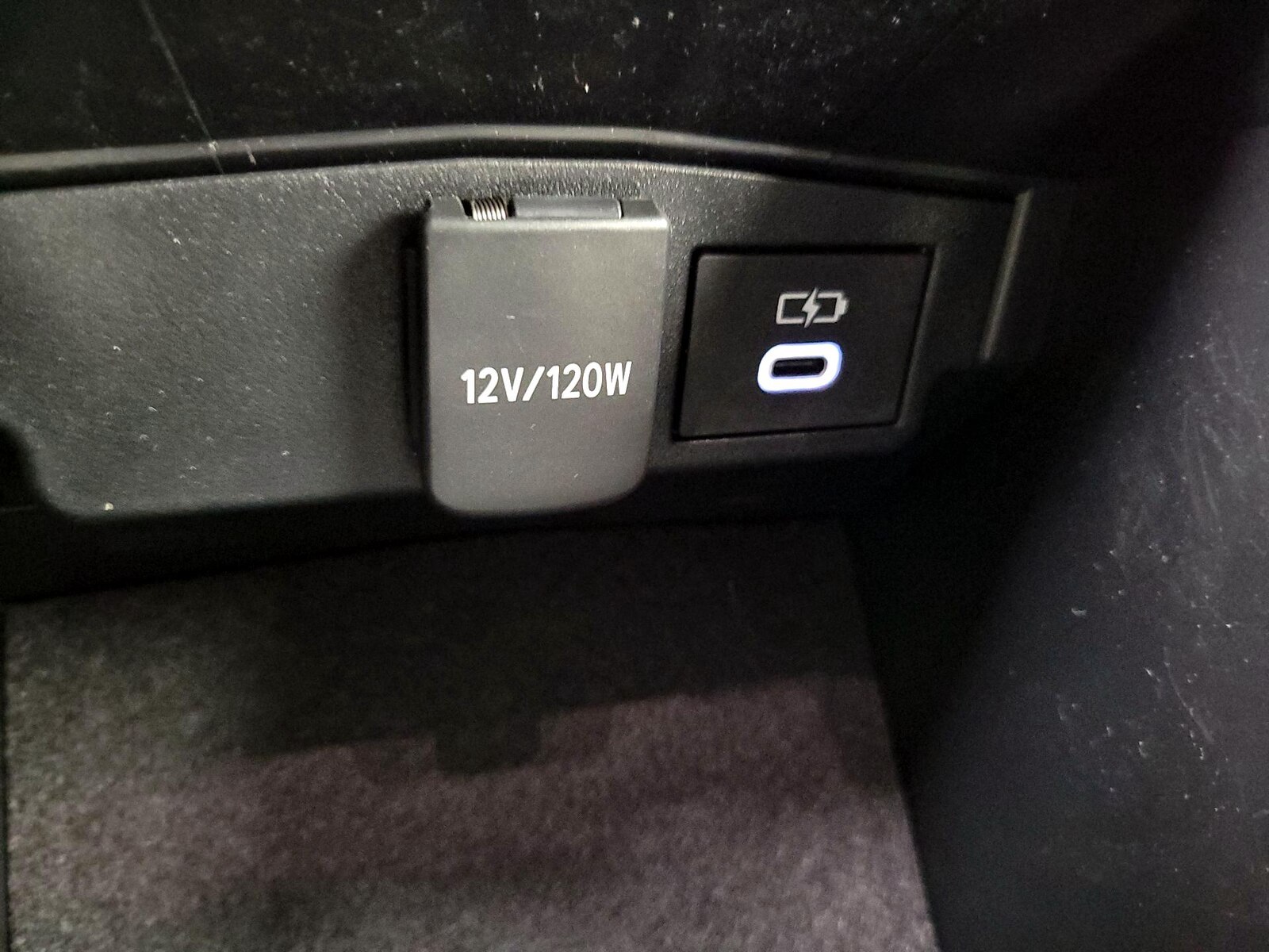 2026 Toyota Corolla SE - Photo 19