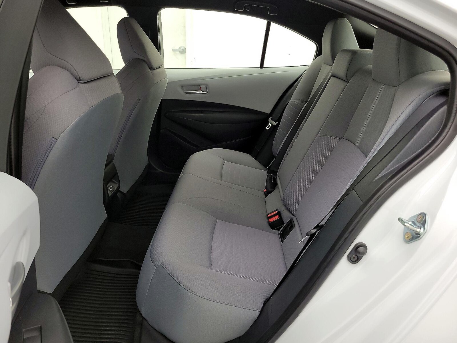 2026 Toyota Corolla SE - Photo 20