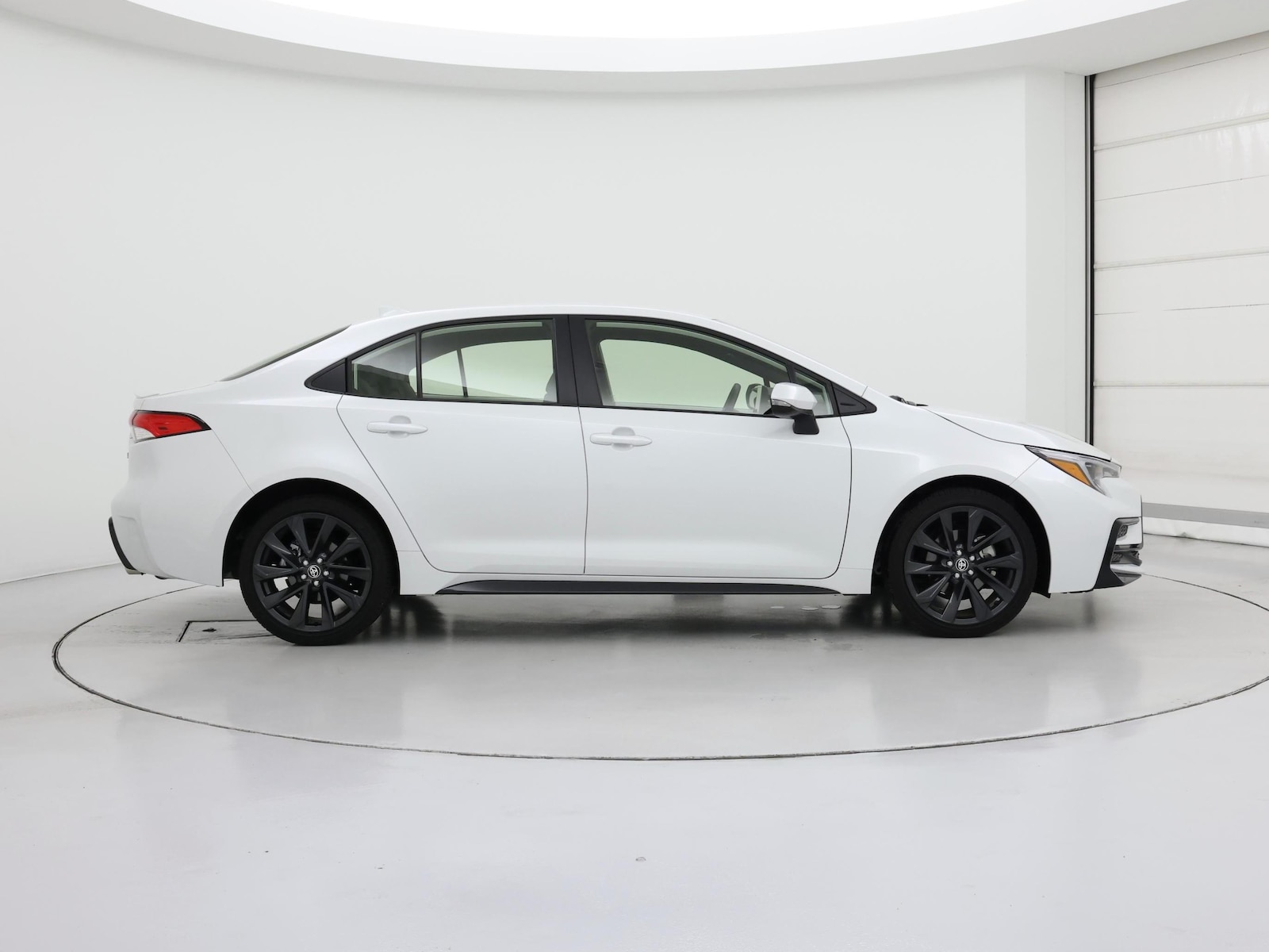 2026 Toyota Corolla SE - Photo 8