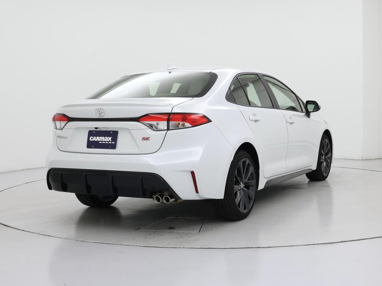 2026 Toyota Corolla SE - Photo 9