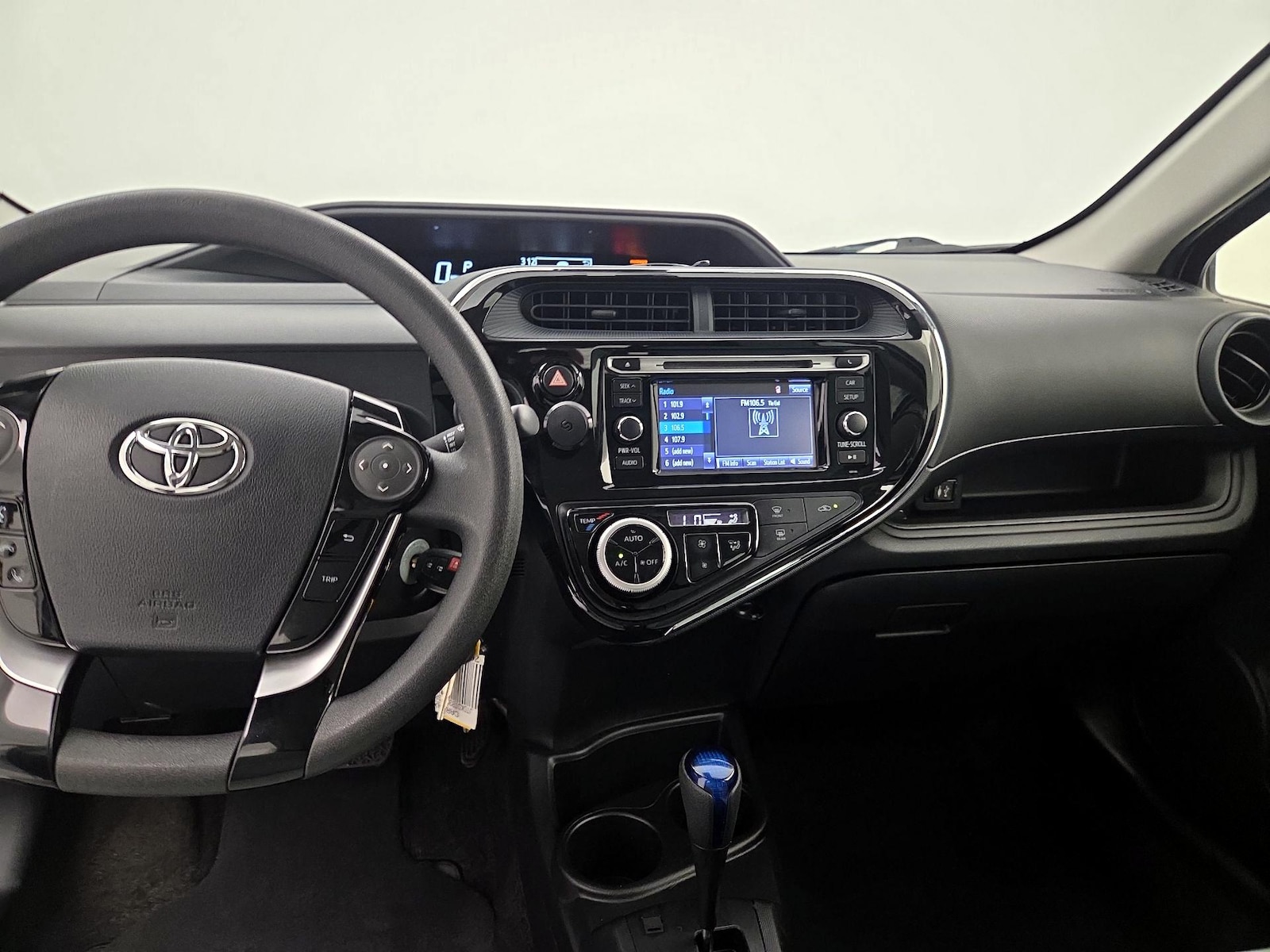 2018 Toyota Prius c One - Photo 10
