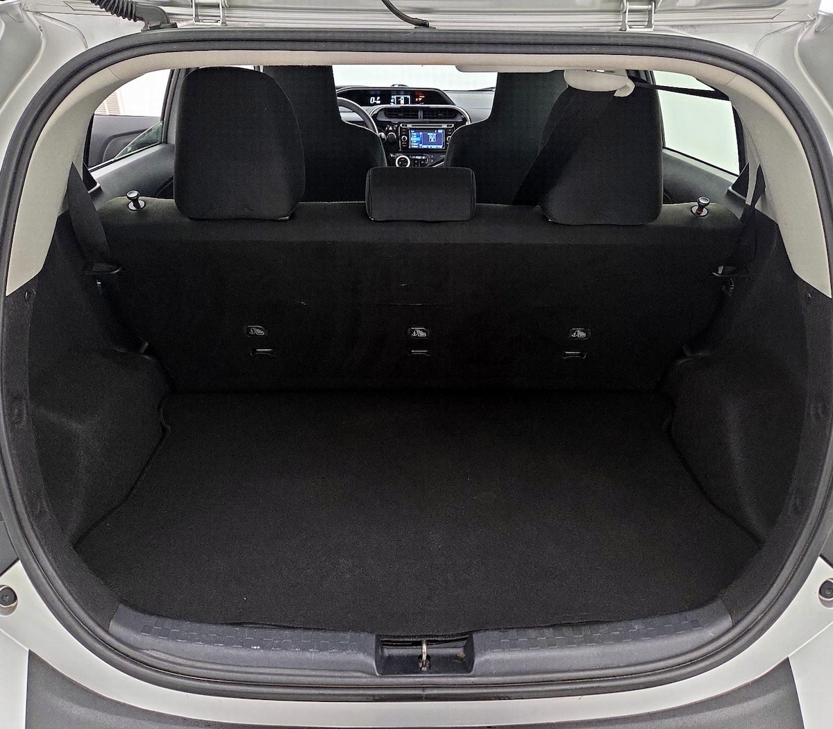 Trunk/Cargo (Seats Up)