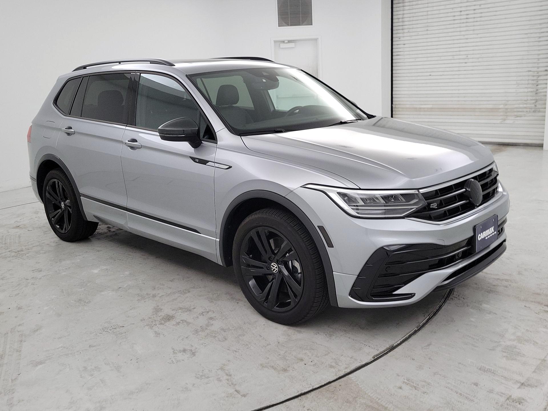 Thumbnail: 2023 Volkswagen Tiguan - 1