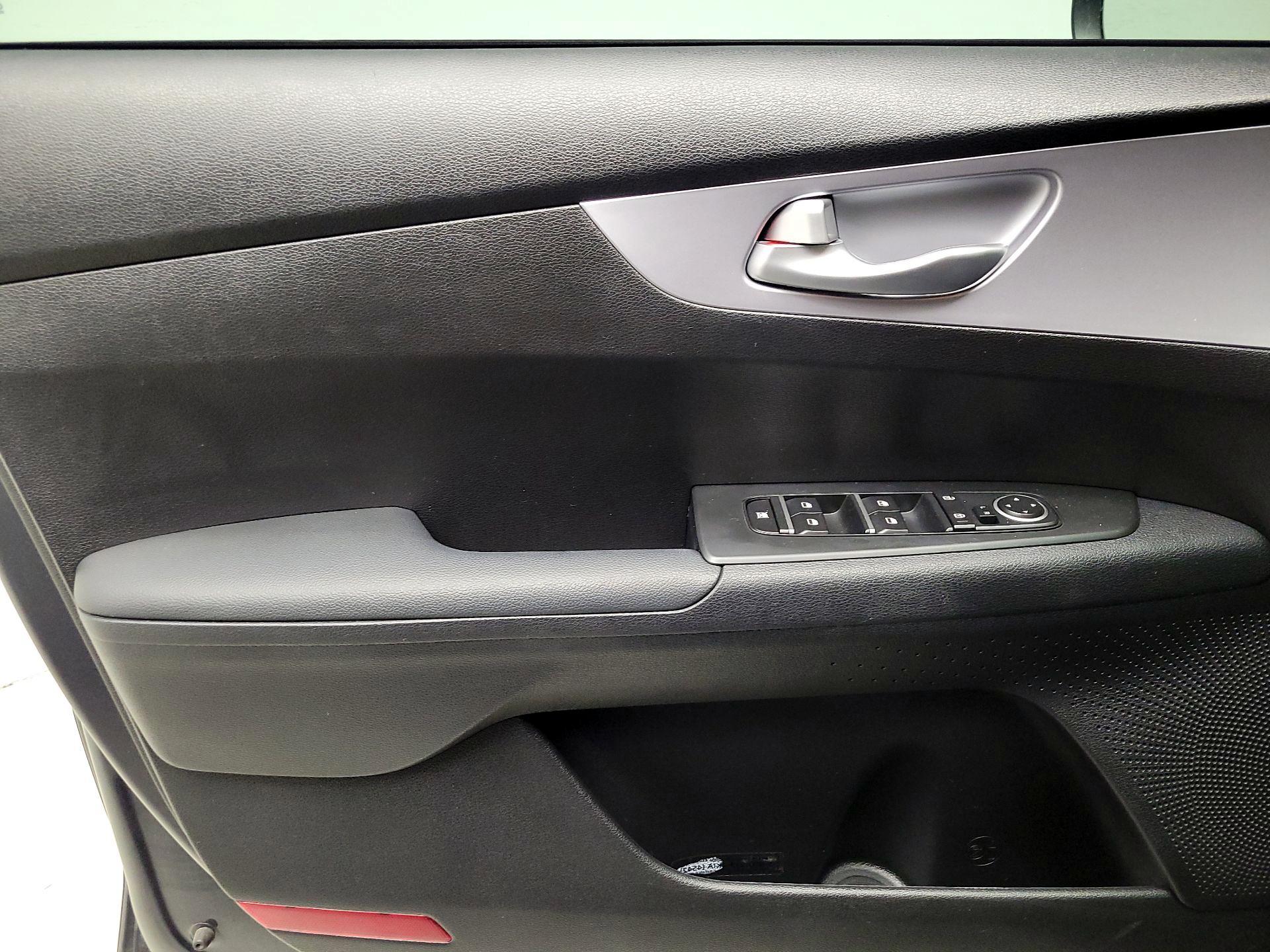 Thumbnail: 2024 Kia Forte - 12