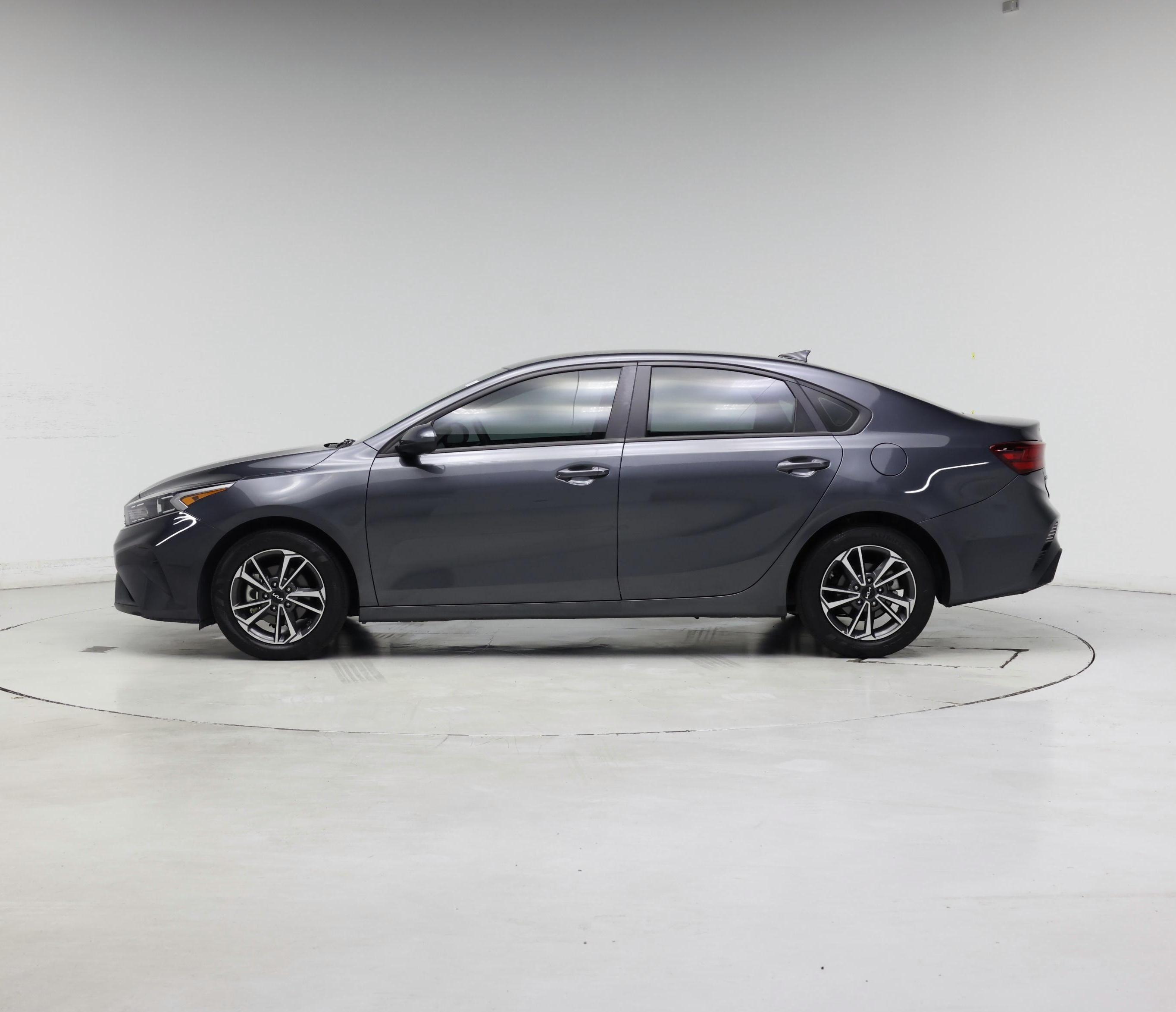 Thumbnail: 2024 Kia Forte - 3