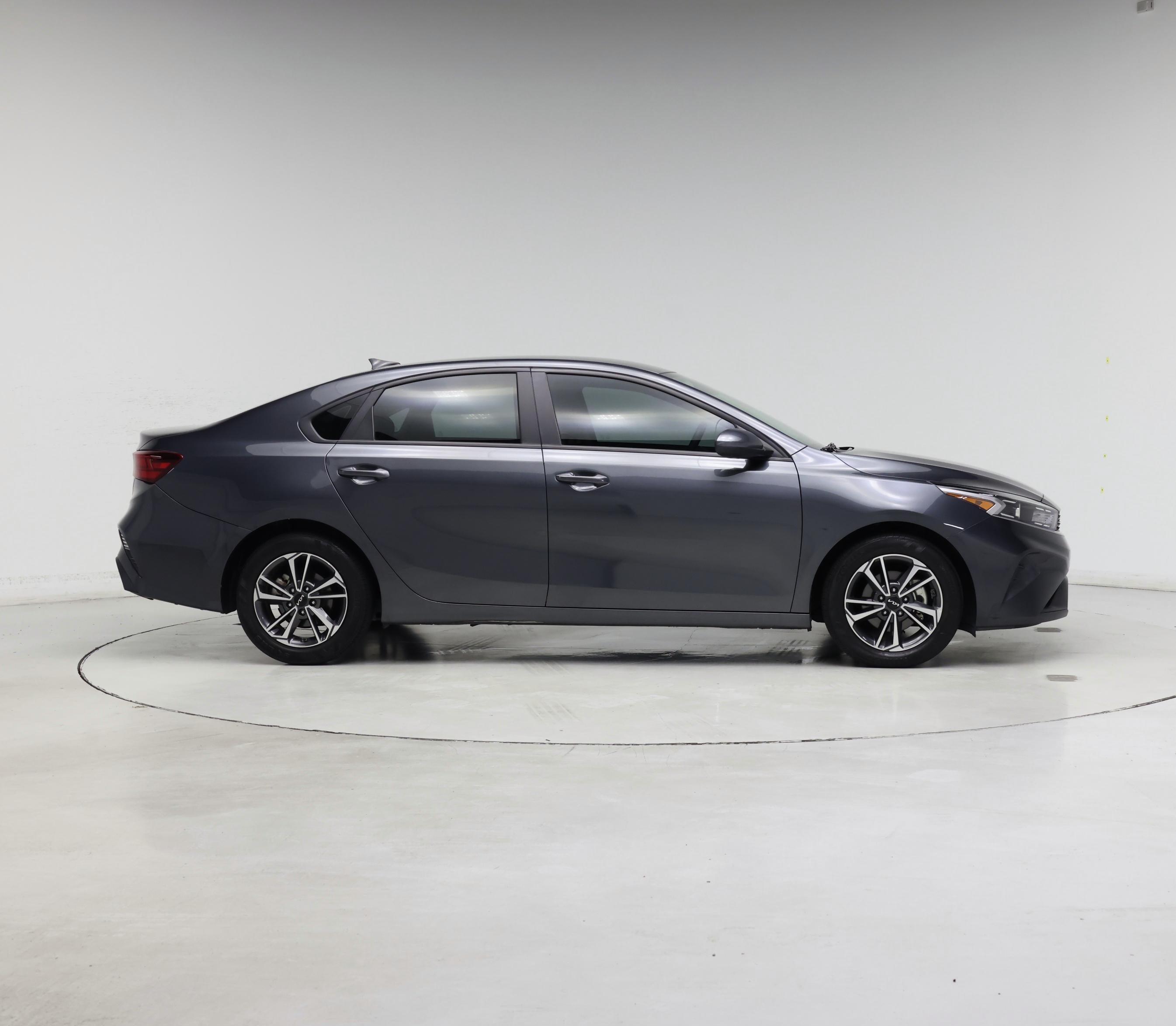 Thumbnail: 2024 Kia Forte - 7