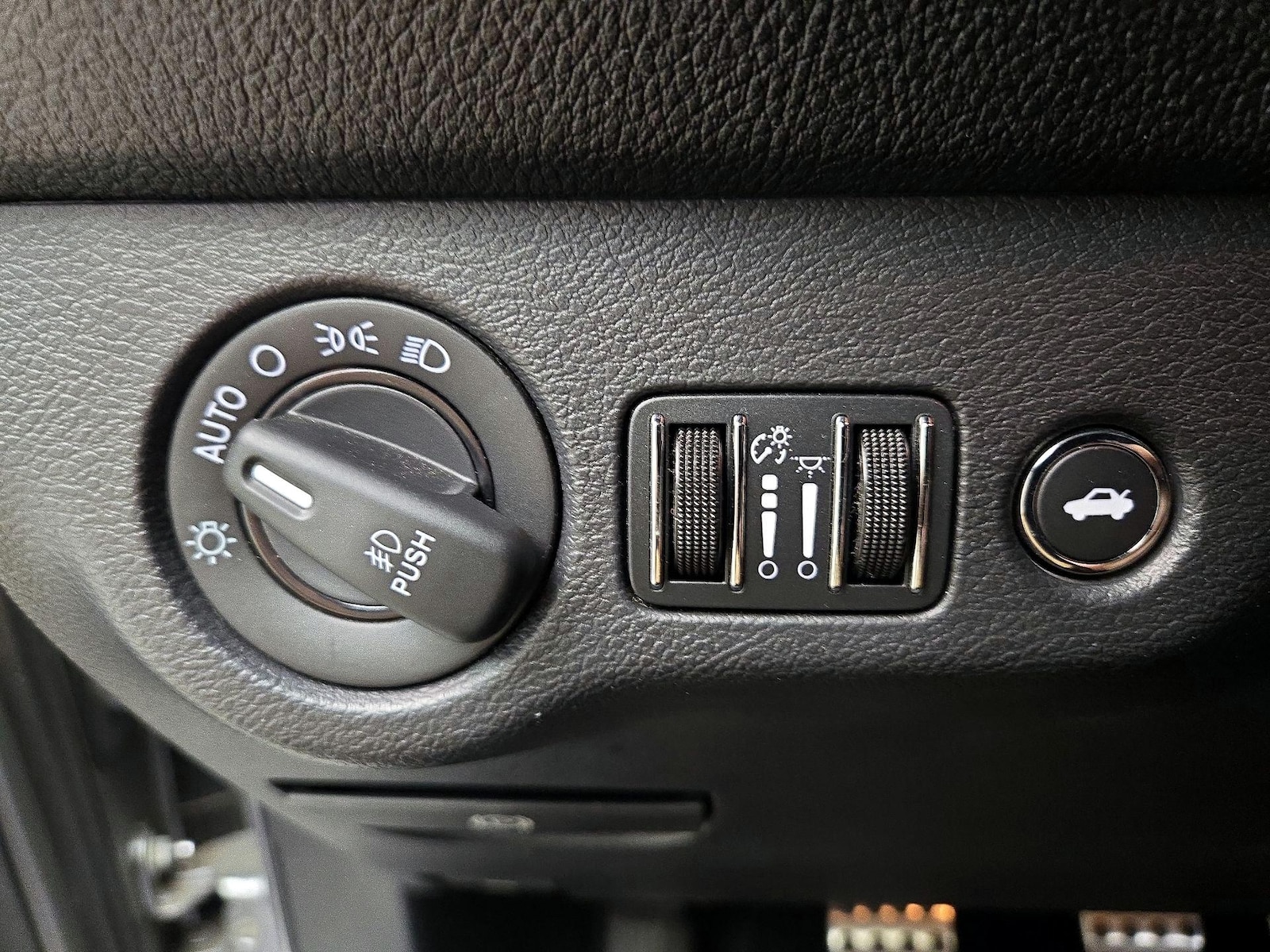 2015 Dodge Challenger Scat Pack - Photo 14