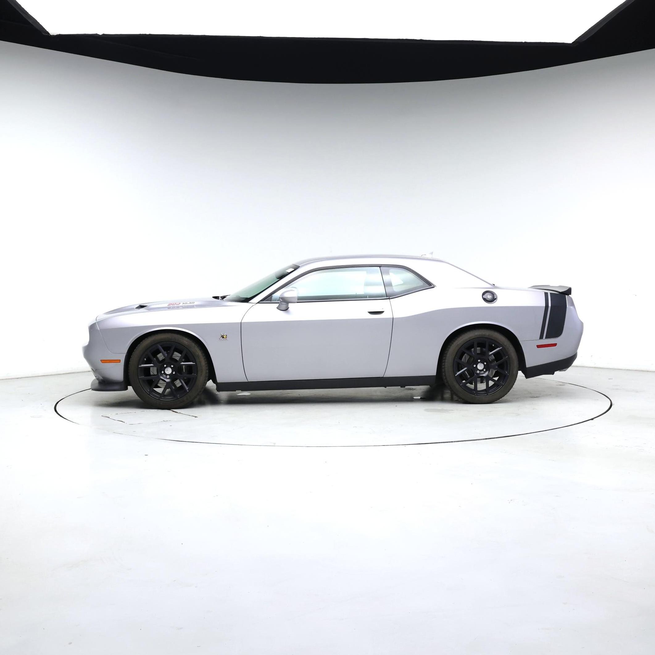 Thumbnail: 2015 Dodge Challenger - 3