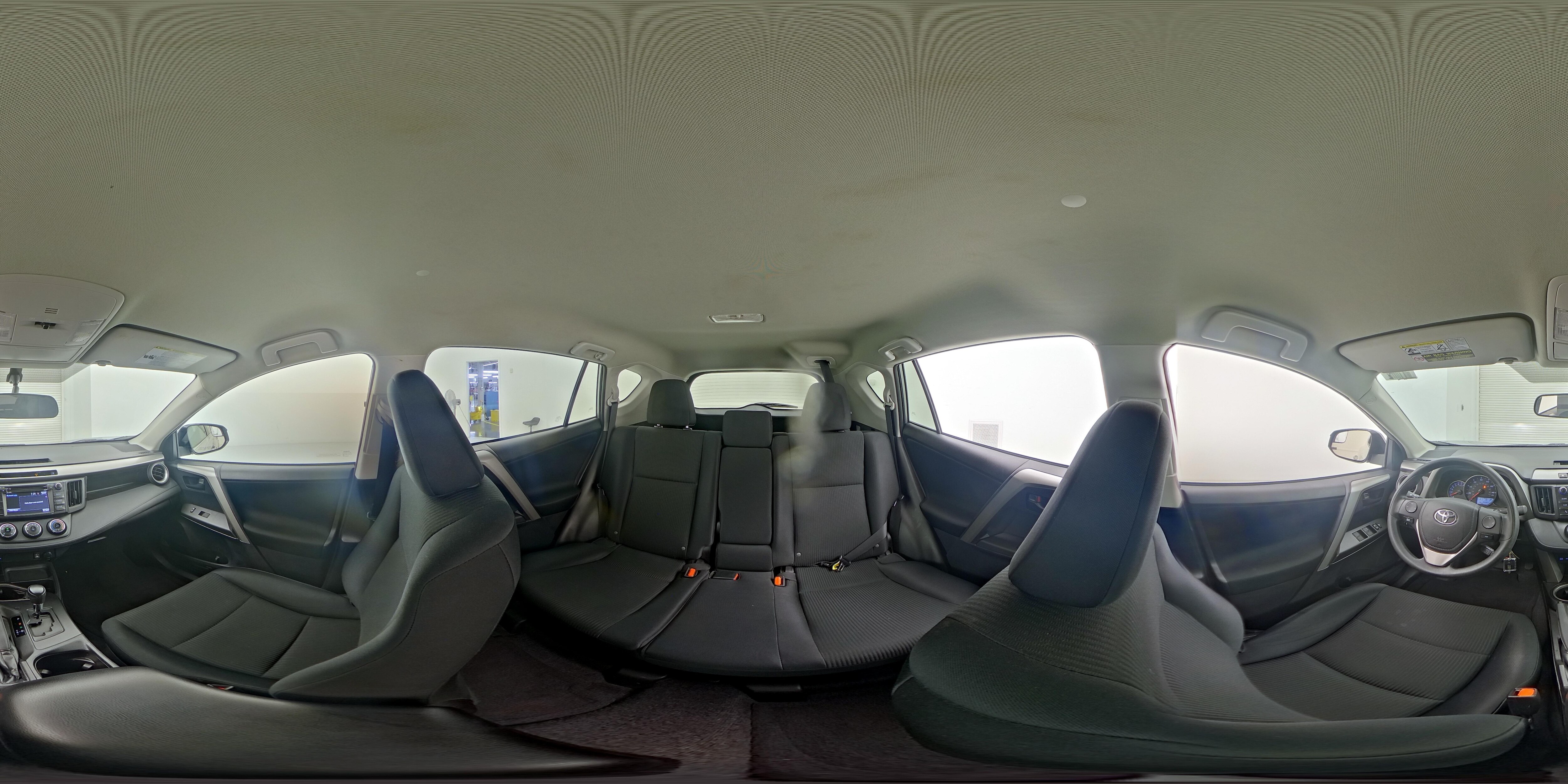 2016 Toyota RAV4 LE - Photo 24