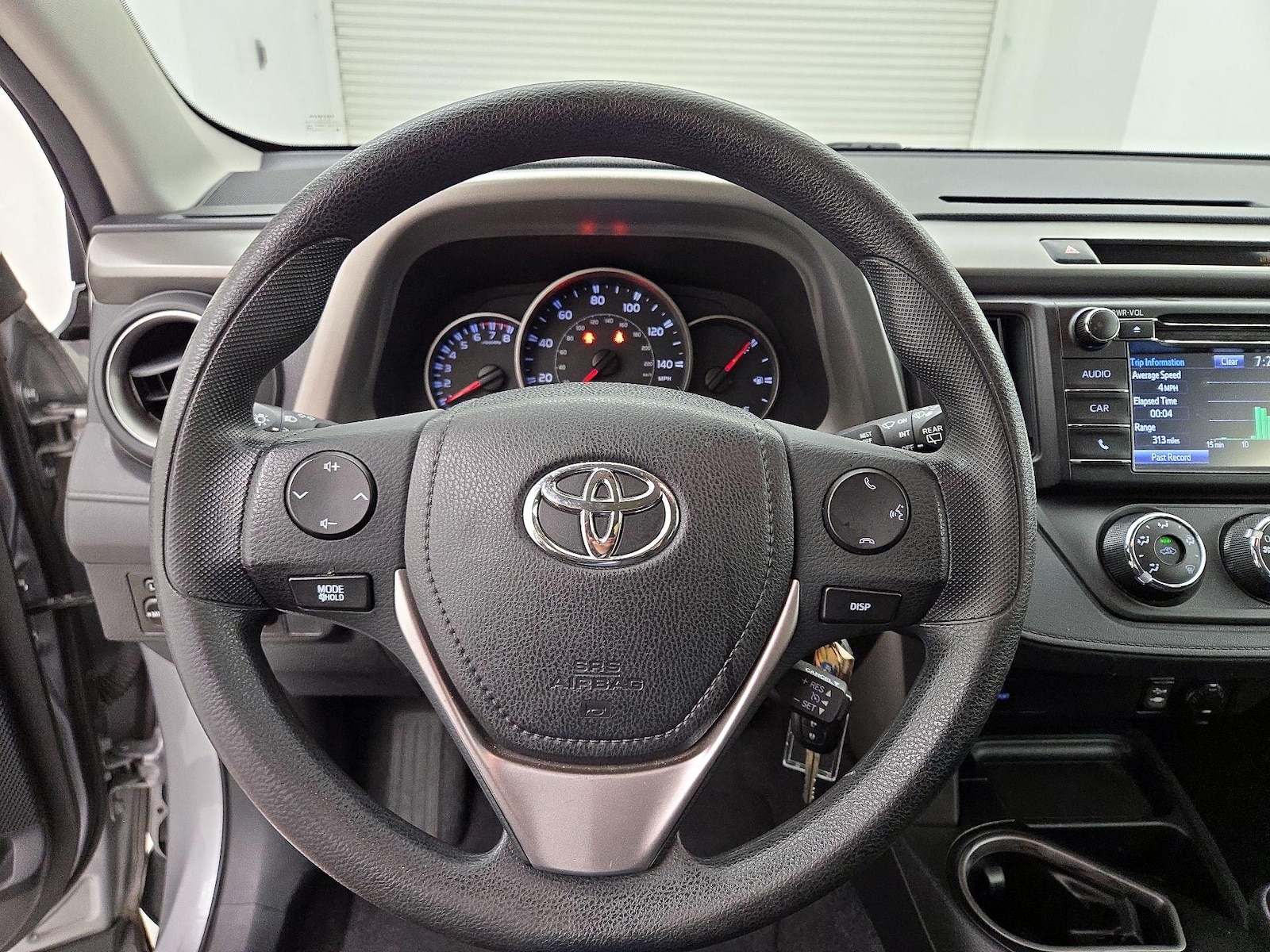 2016 Toyota RAV4 LE - Photo 11