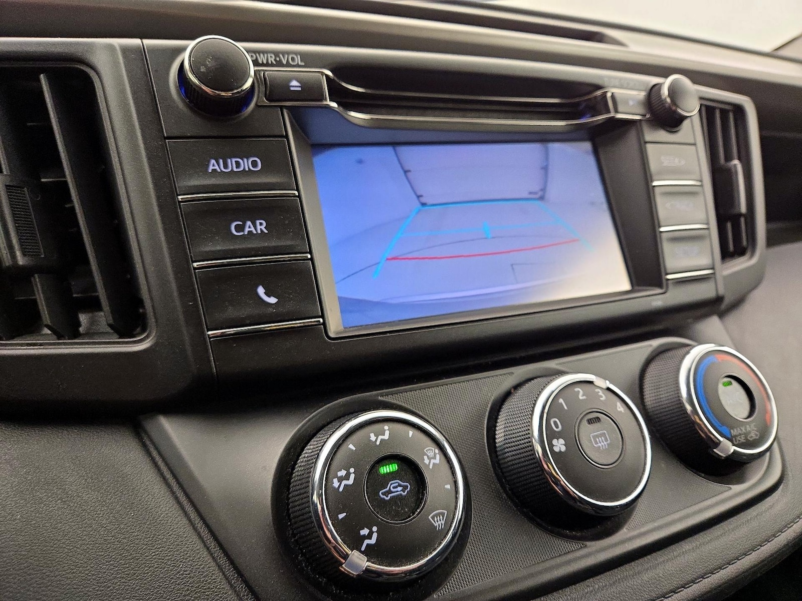 2016 Toyota RAV4 LE - Photo 15