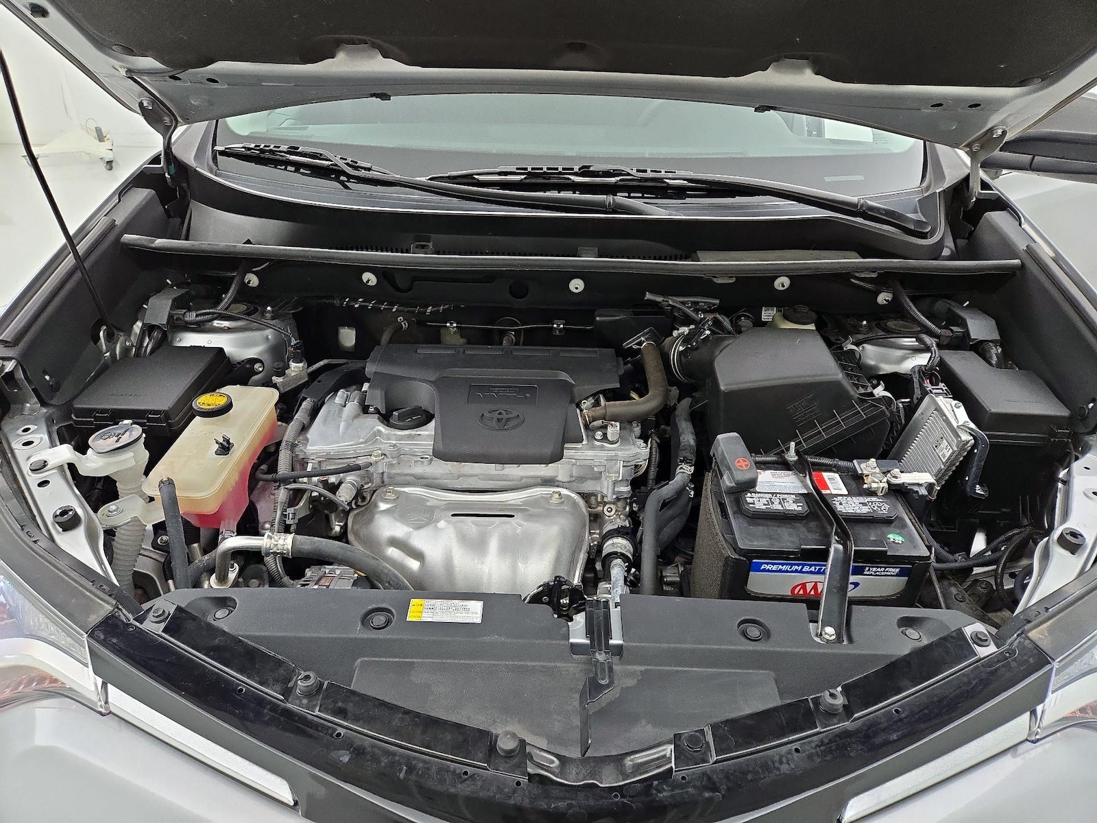 2016 Toyota RAV4 LE - Photo 22