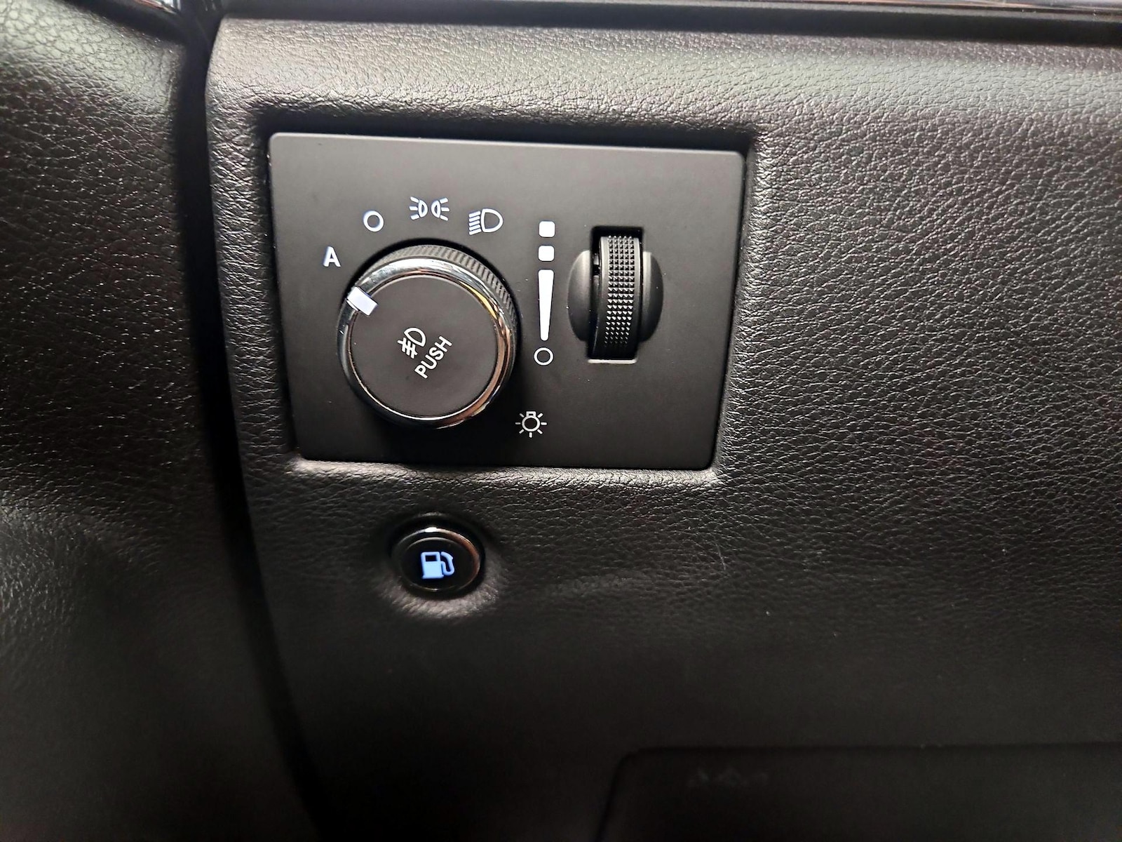 2015 Jeep Grand Cherokee Limited - Photo 14