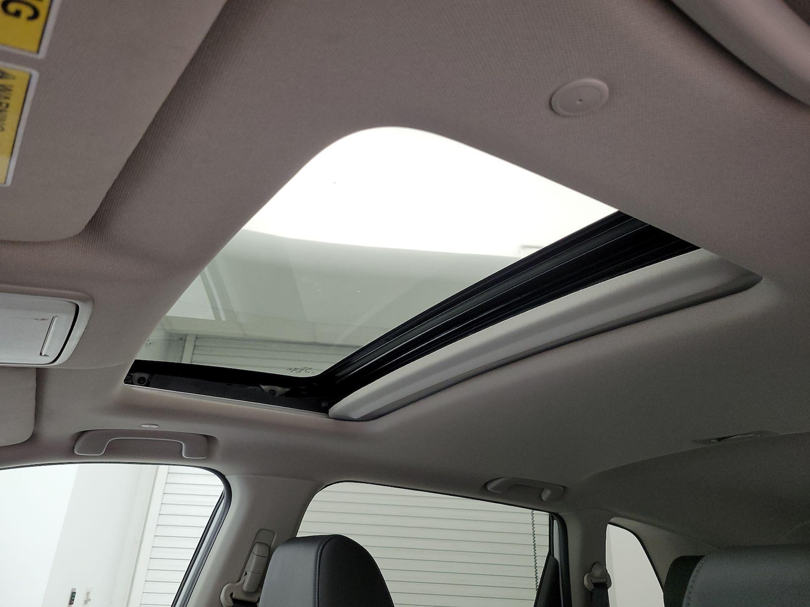 Sunroof(s) & Overhead Airbags