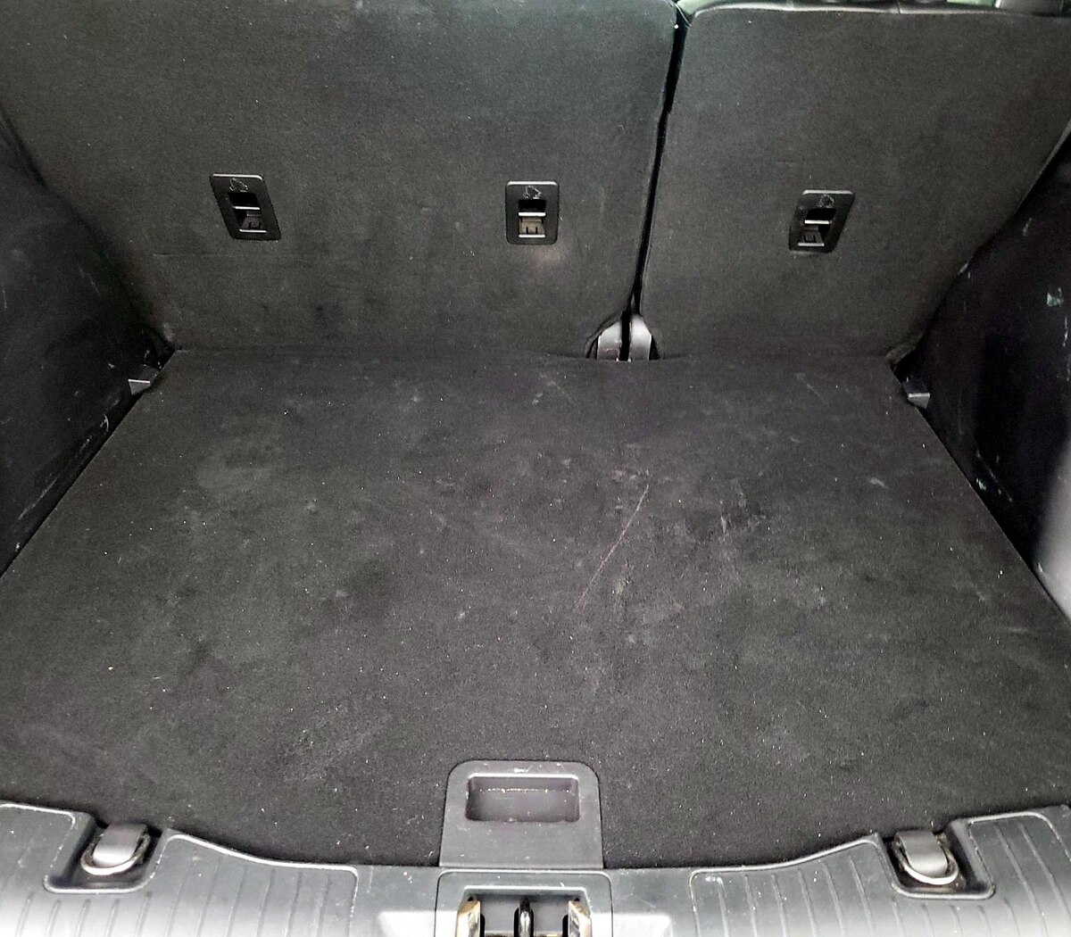 Trunk/Cargo (Seats Up)