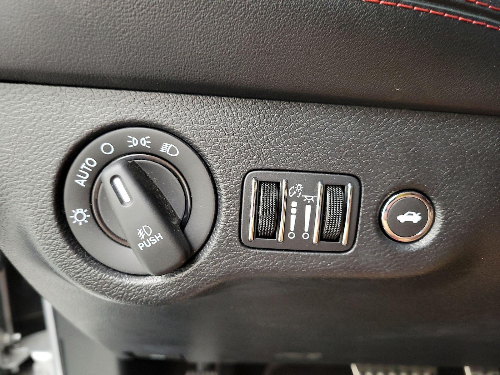 2022 Dodge Challenger R/T - Photo 14