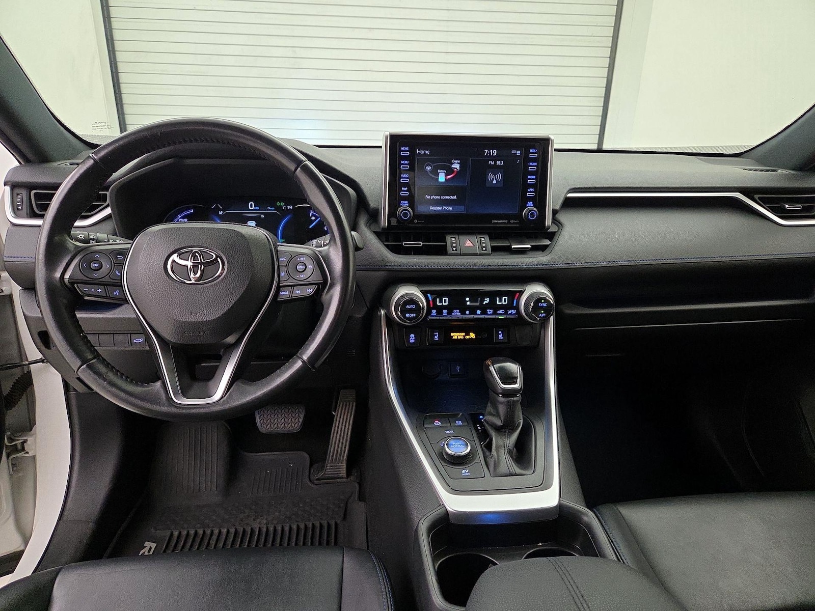 2020 Toyota RAV4 XSE - Photo 10