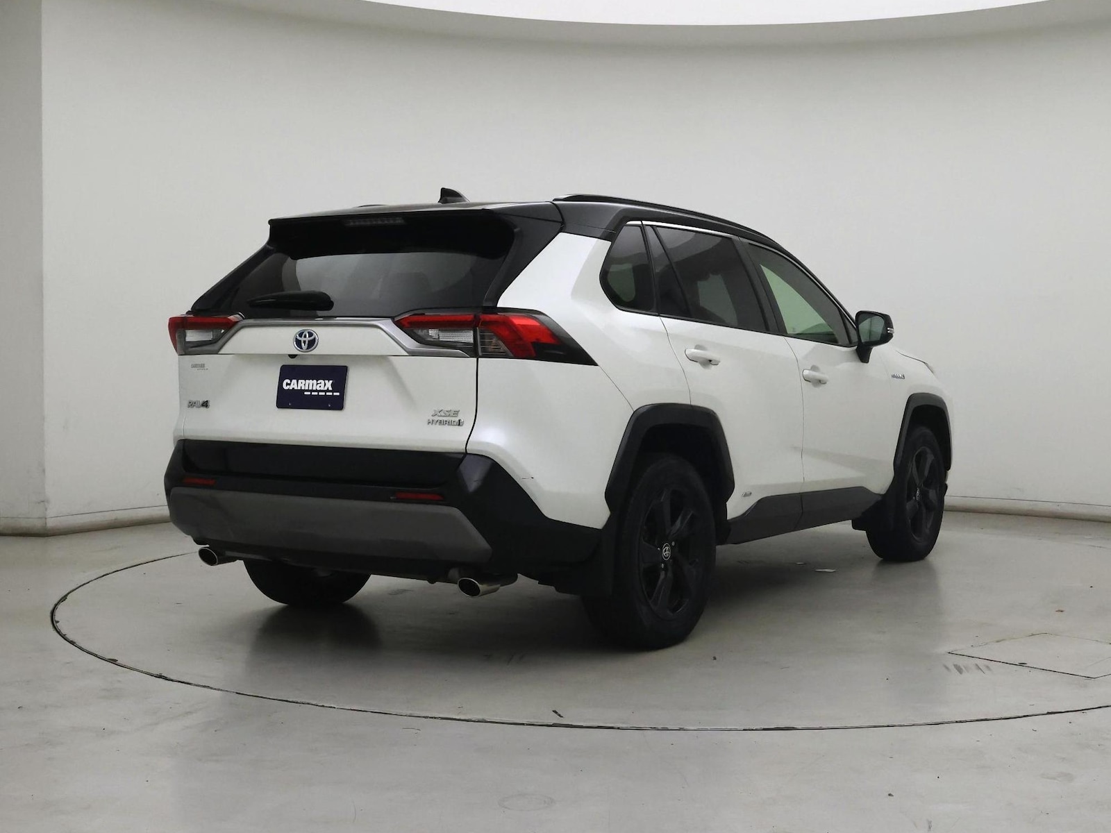 2020 Toyota RAV4 XSE - Photo 9