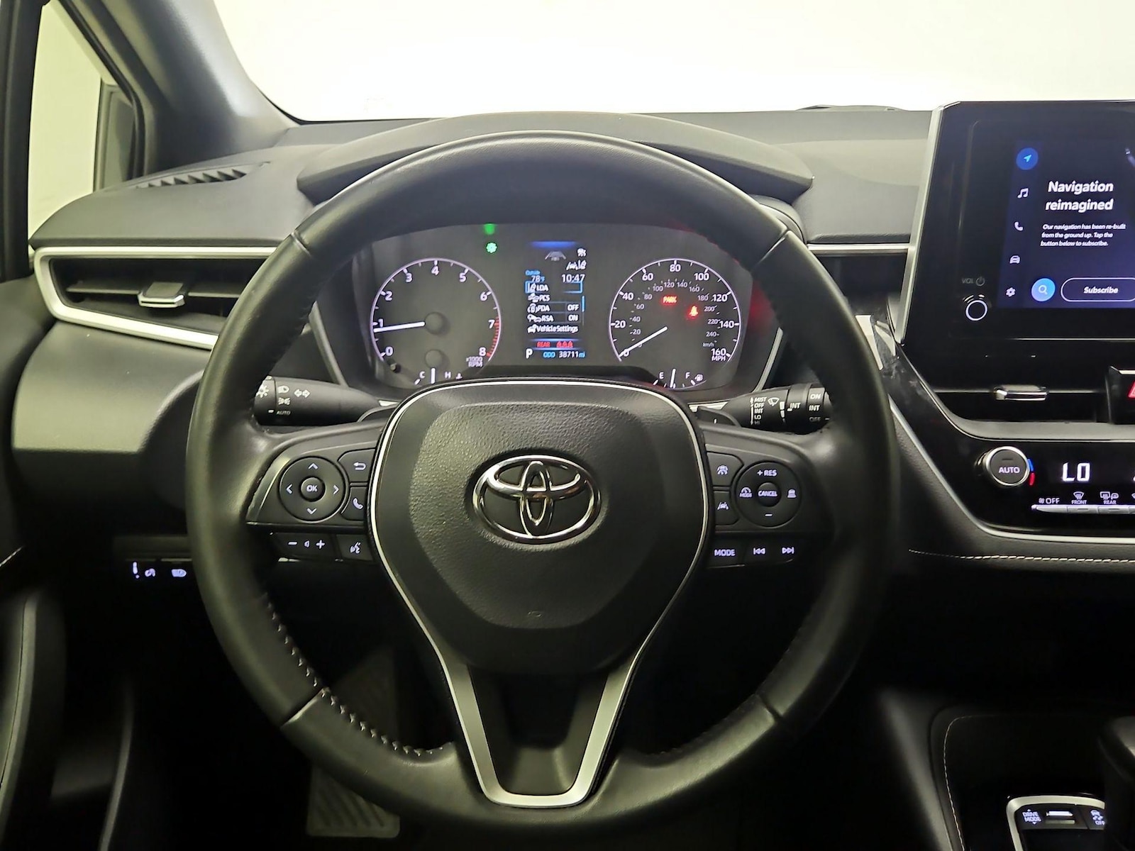 2024 Toyota Corolla Hatchback SE - Photo 11