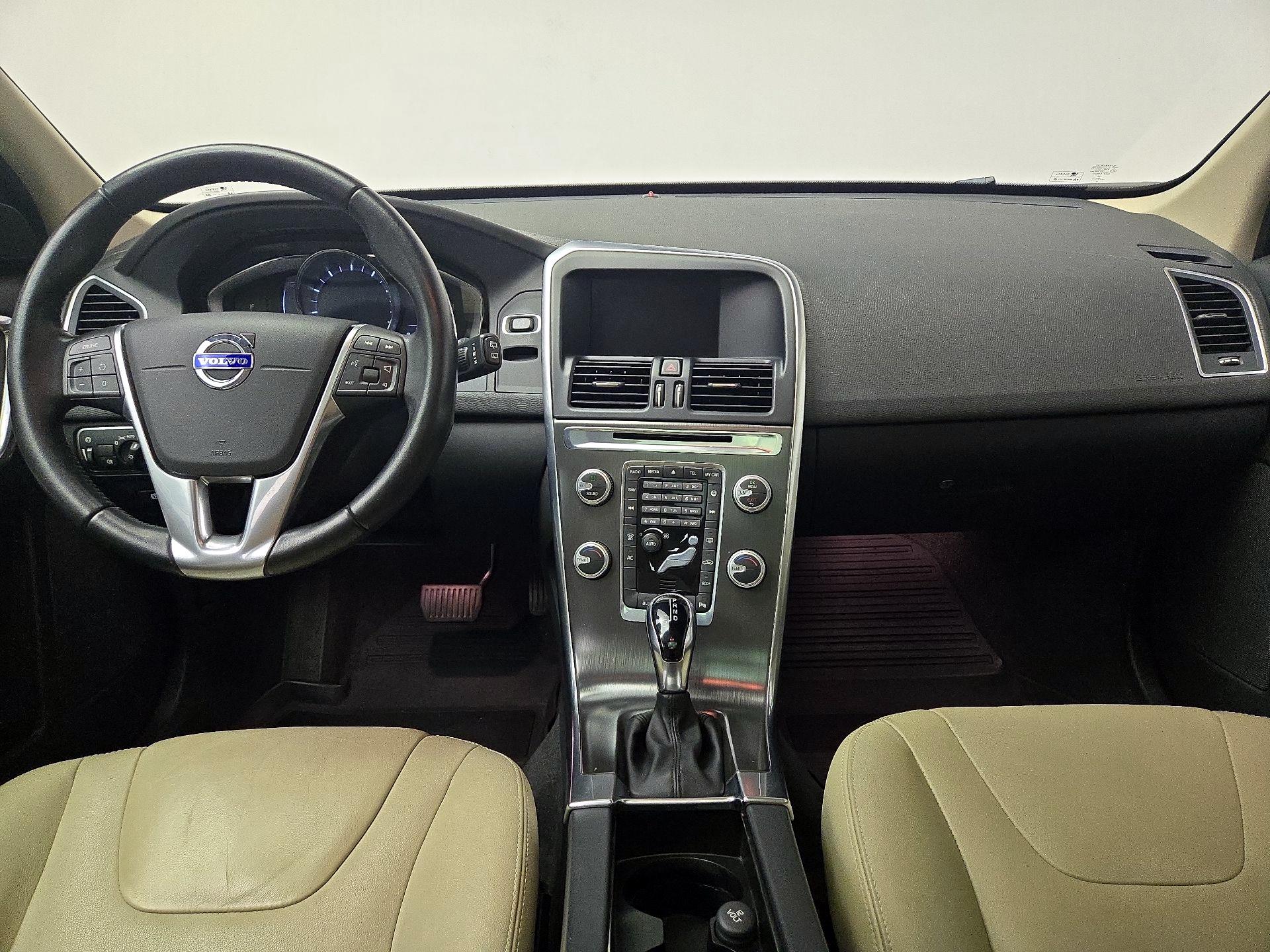 Thumbnail: 2016 Volvo XC60 - 9