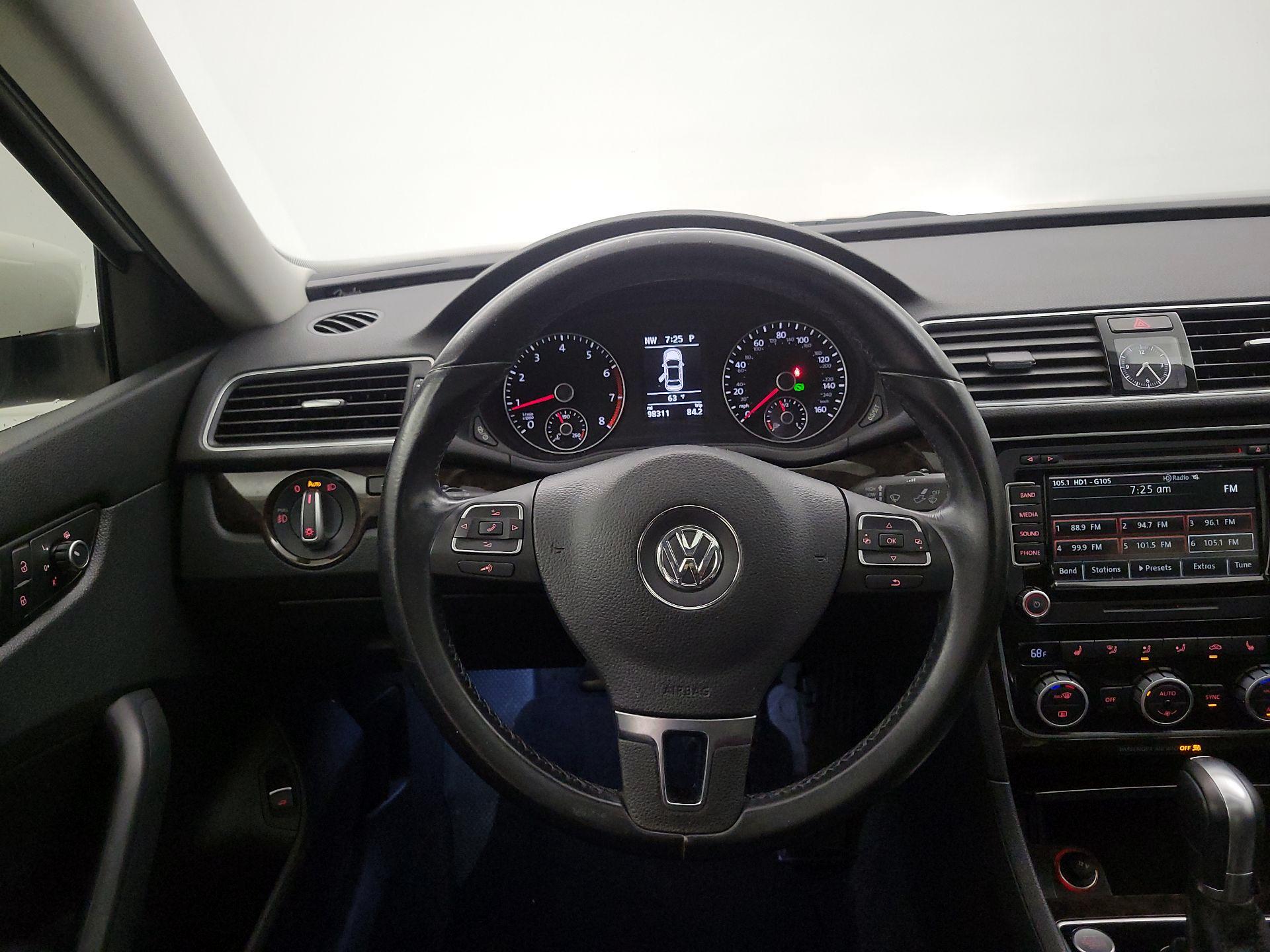 Thumbnail: 2015 Volkswagen Passat - 10