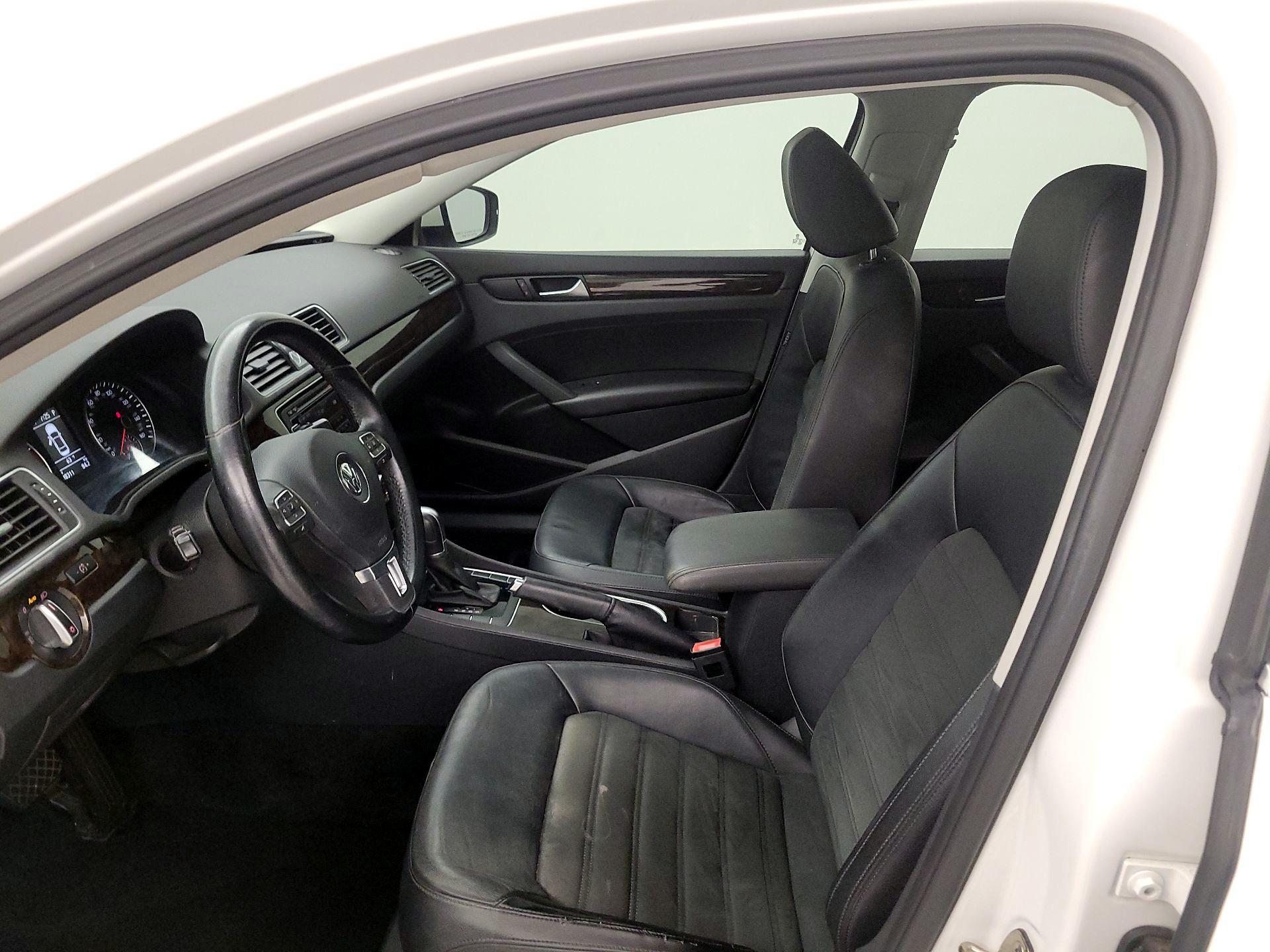 Thumbnail: 2015 Volkswagen Passat - 11