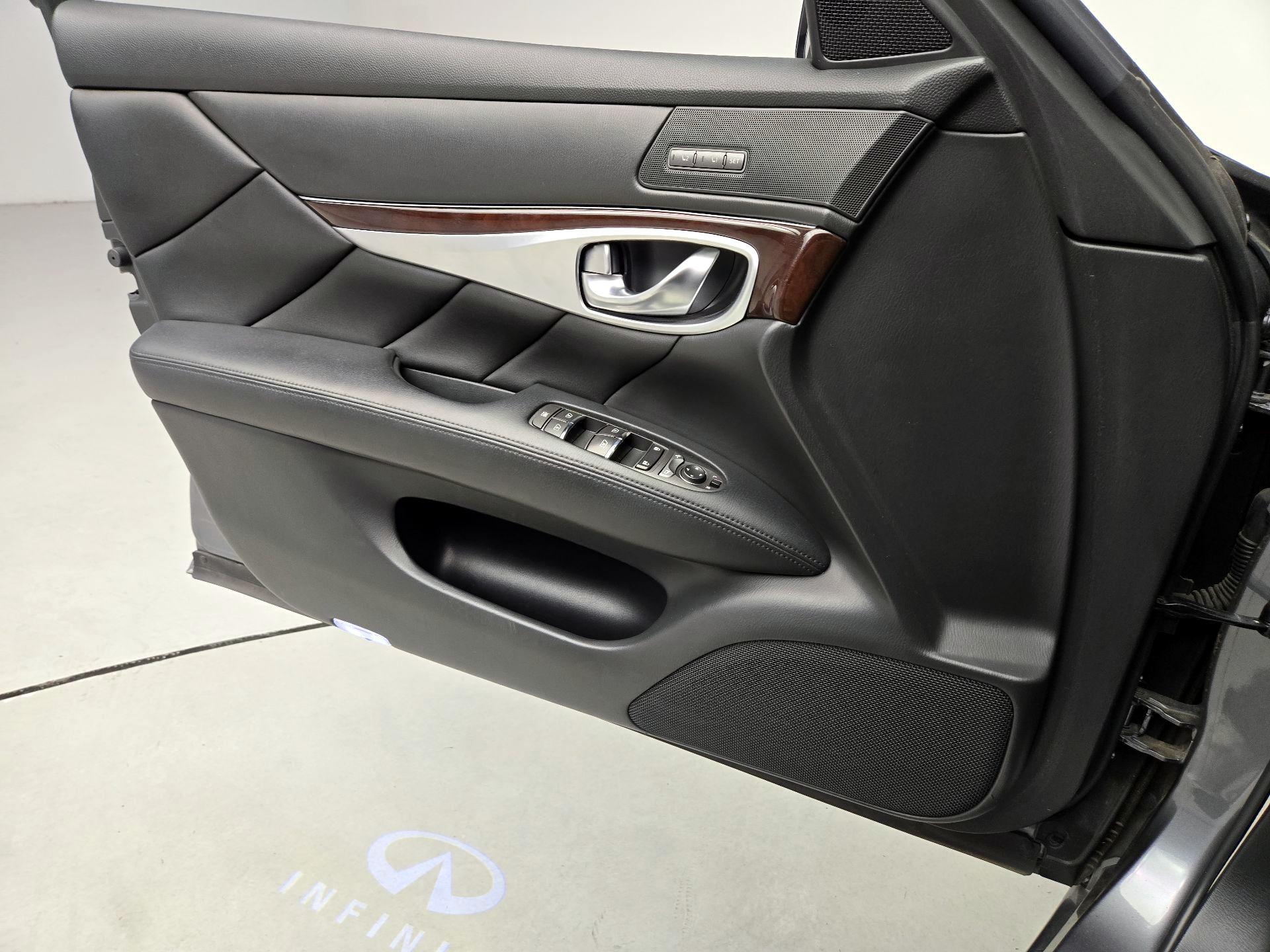 Thumbnail: 2017 INFINITI Q70 - 12
